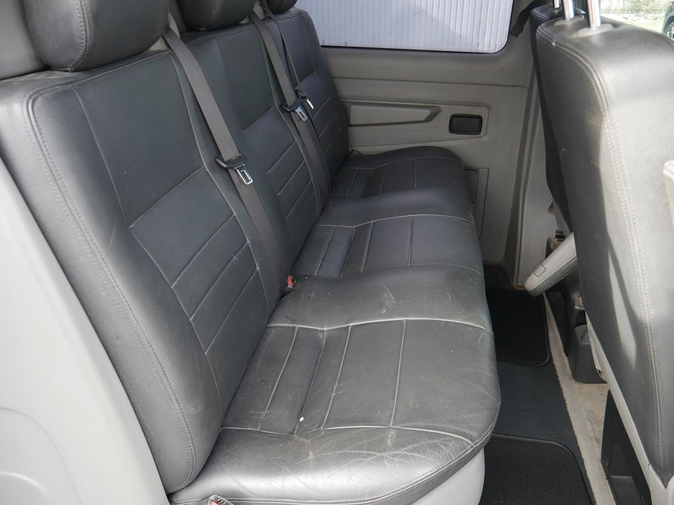 Volkswagen Transporter 2.5TDi  L2 5míst