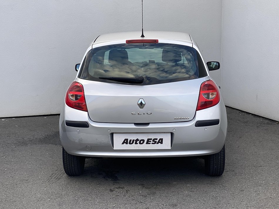 Renault Clio 1.2i 