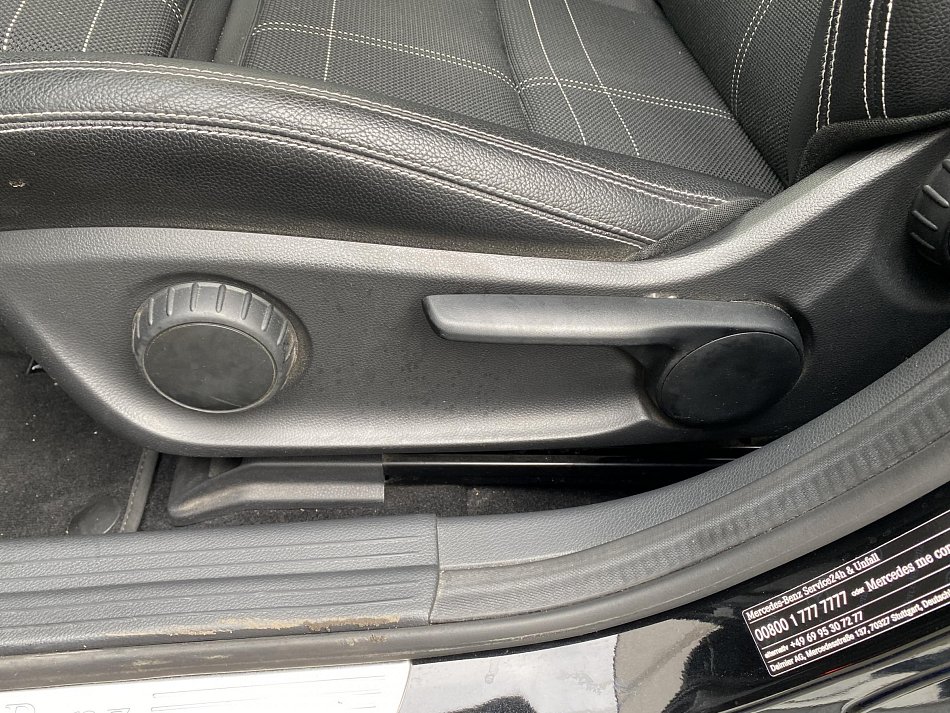 Mercedes-Benz Třída A 1.6i Sport A180