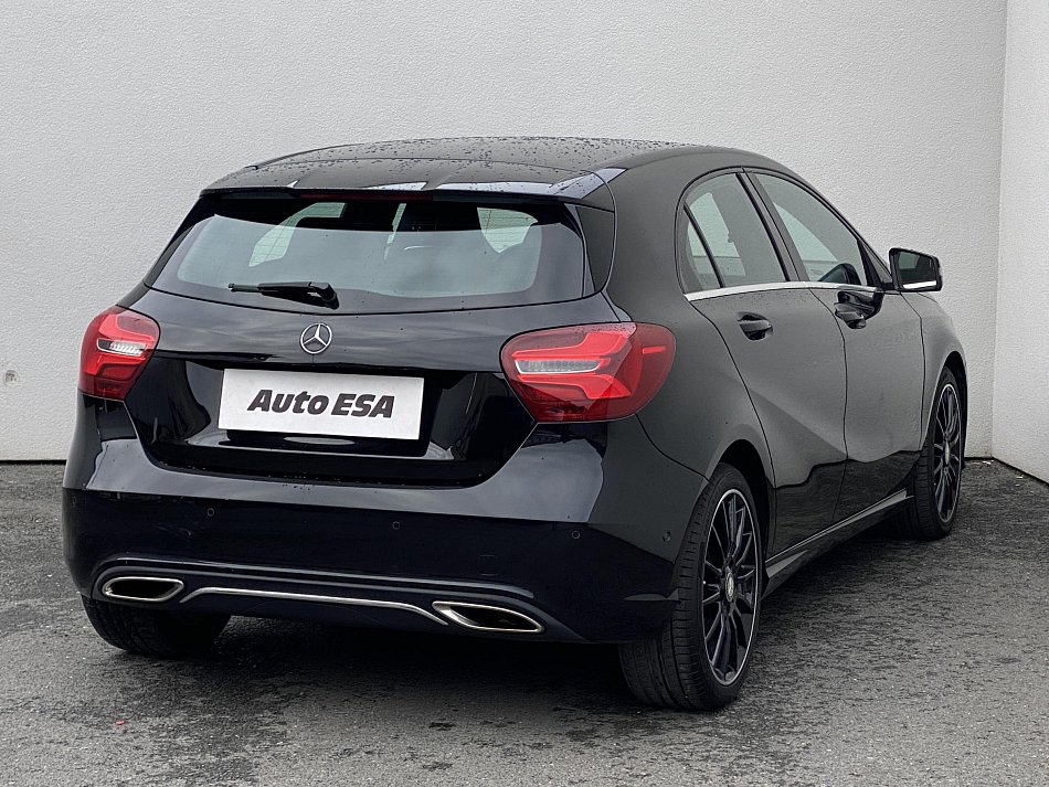 Mercedes-Benz Třída A 1.6i Sport A180