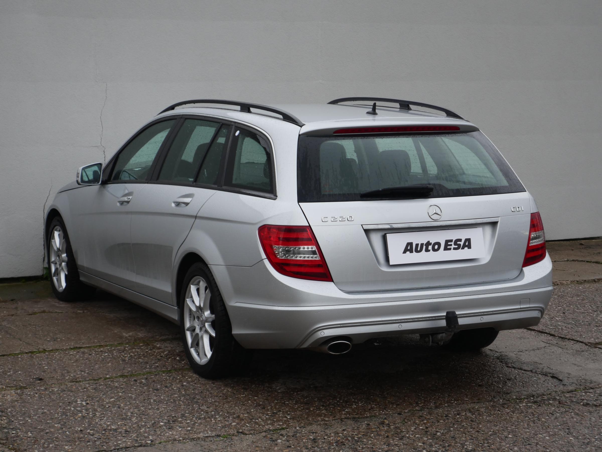 Mercedes-Benz Třída C, 2013 - pohled č. 4