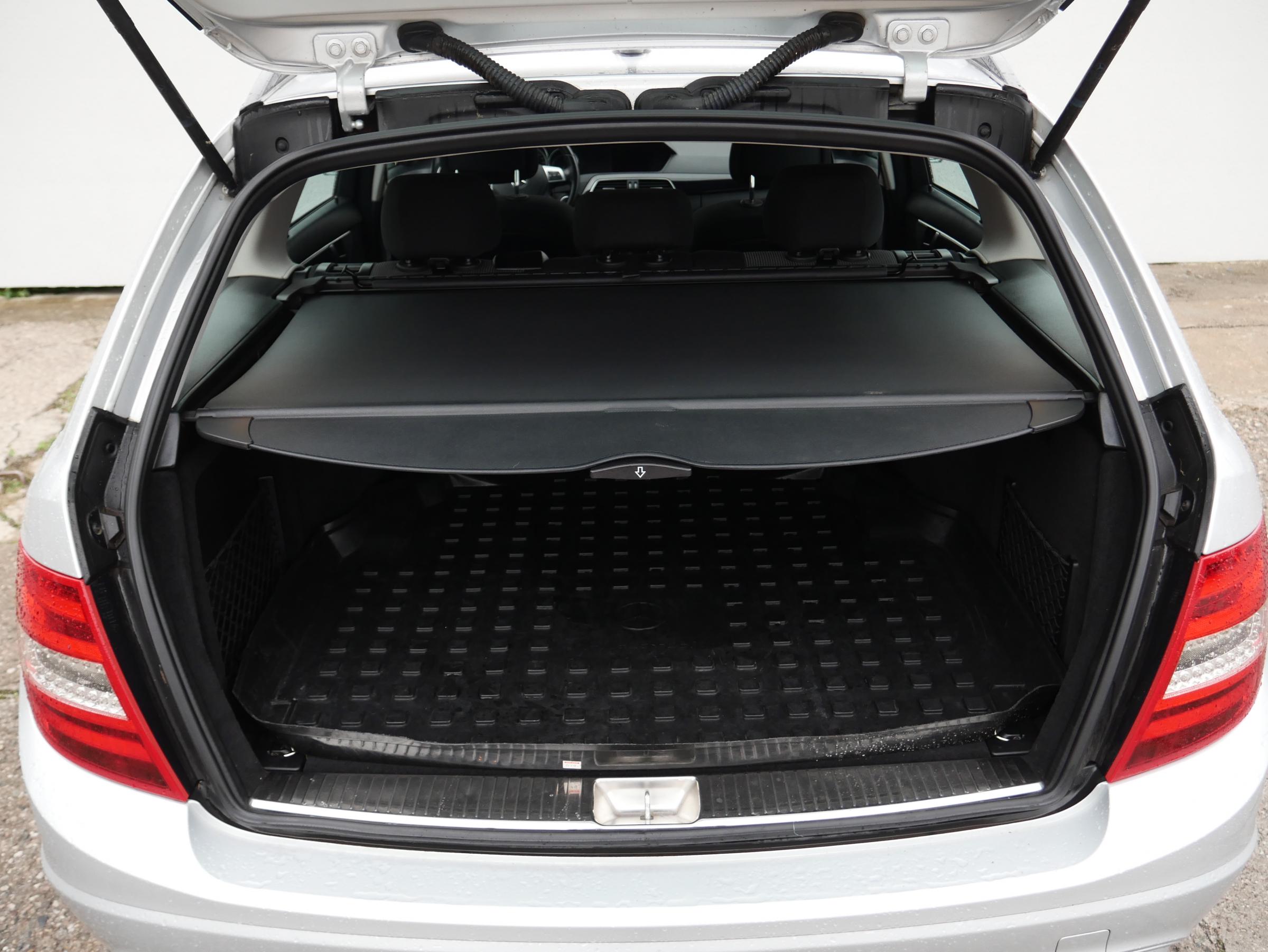 Mercedes-Benz Třída C, 2013 - pohled č. 7