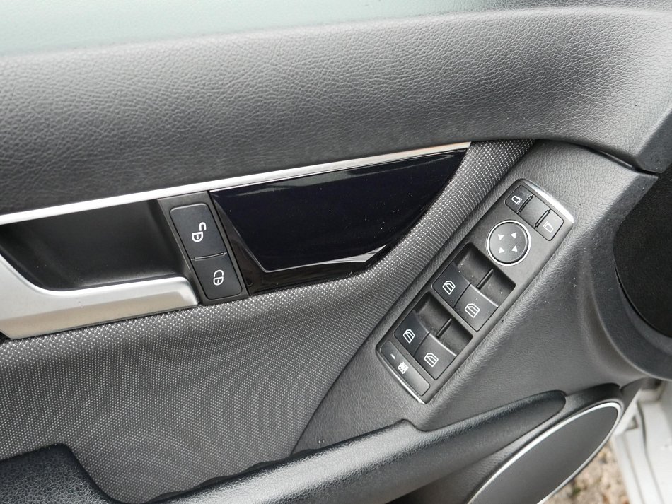 Mercedes-Benz Třída C 2.2CDi  C220