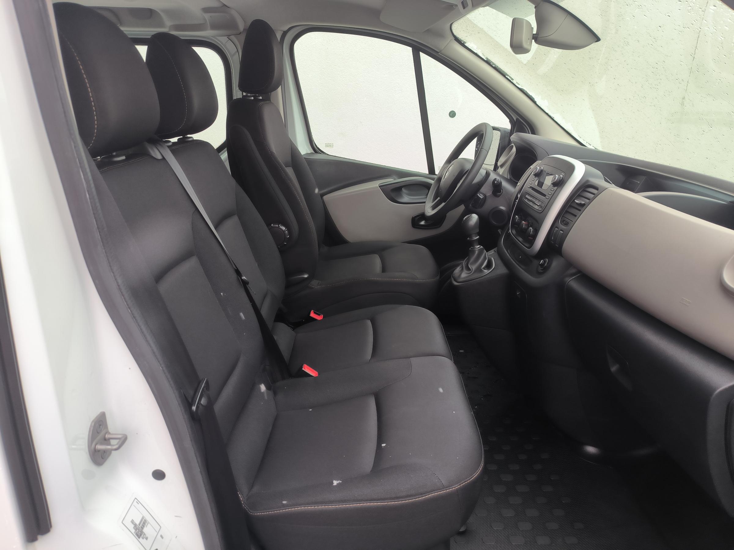 Renault Trafic, 2017 - pohled č. 10