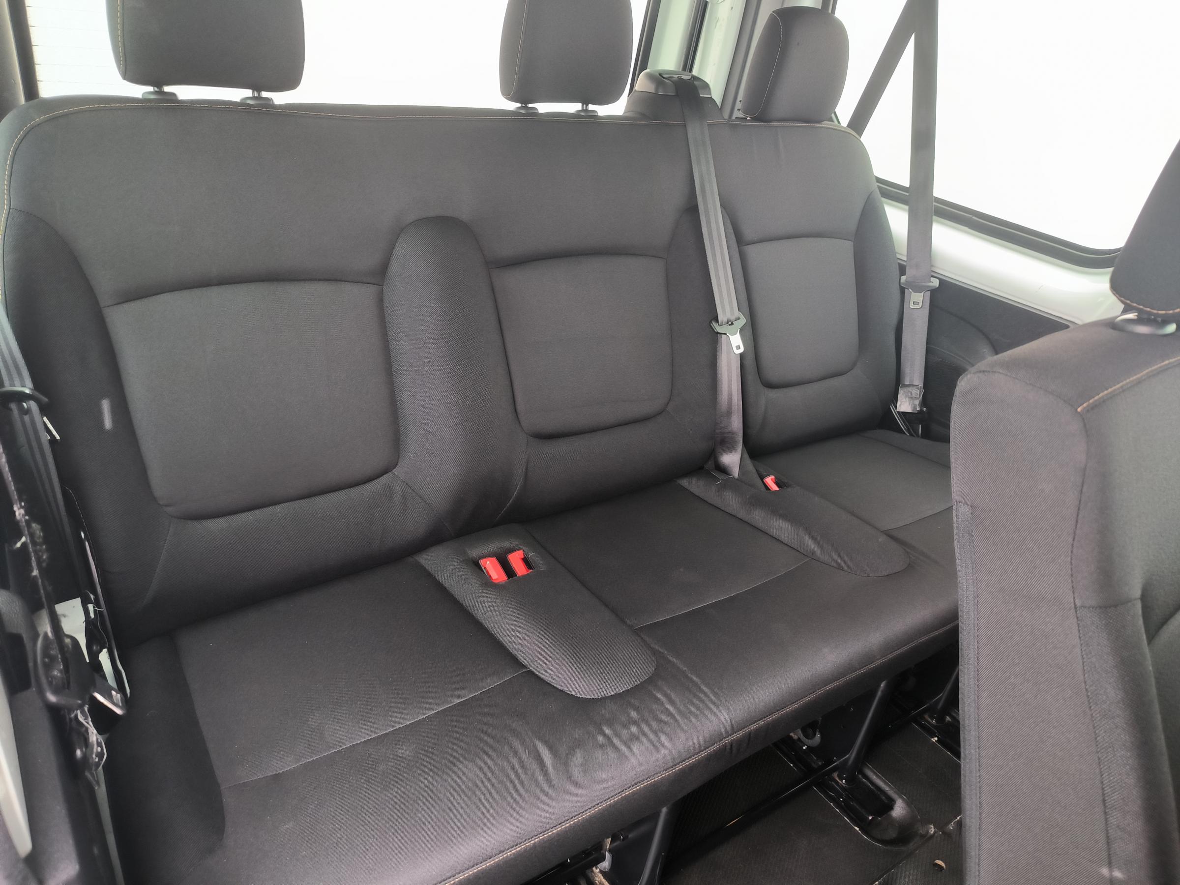 Renault Trafic, 2017 - pohled č. 12