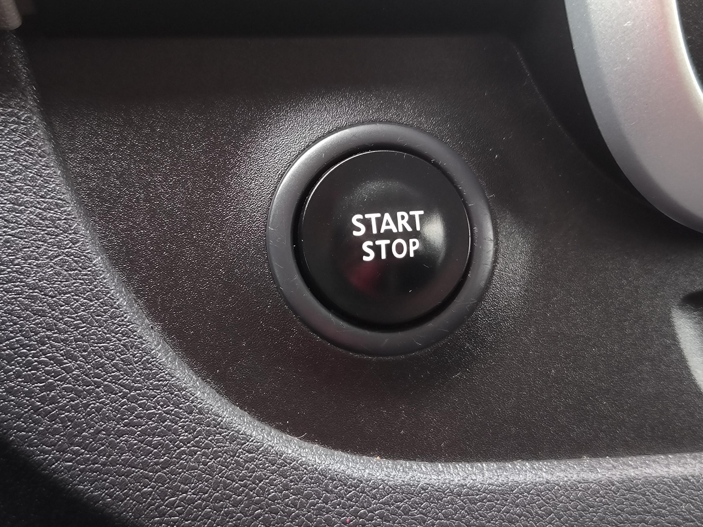 Renault Trafic, 2017 - pohled č. 16