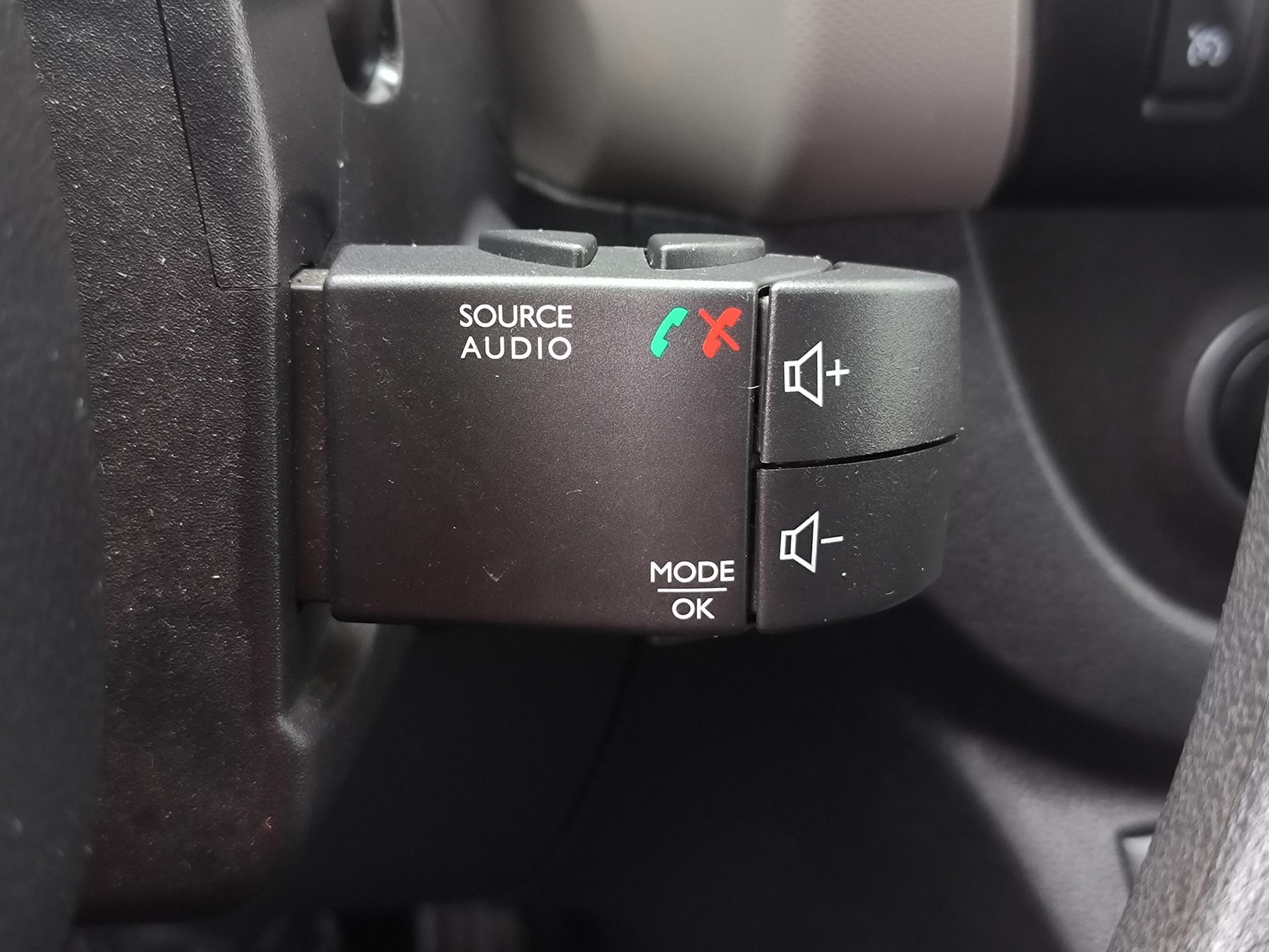 Renault Trafic, 2017 - pohled č. 18