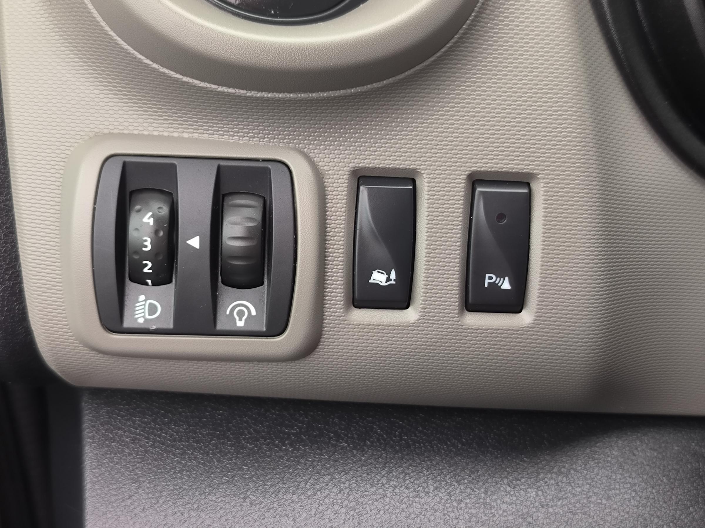 Renault Trafic, 2017 - pohled č. 19