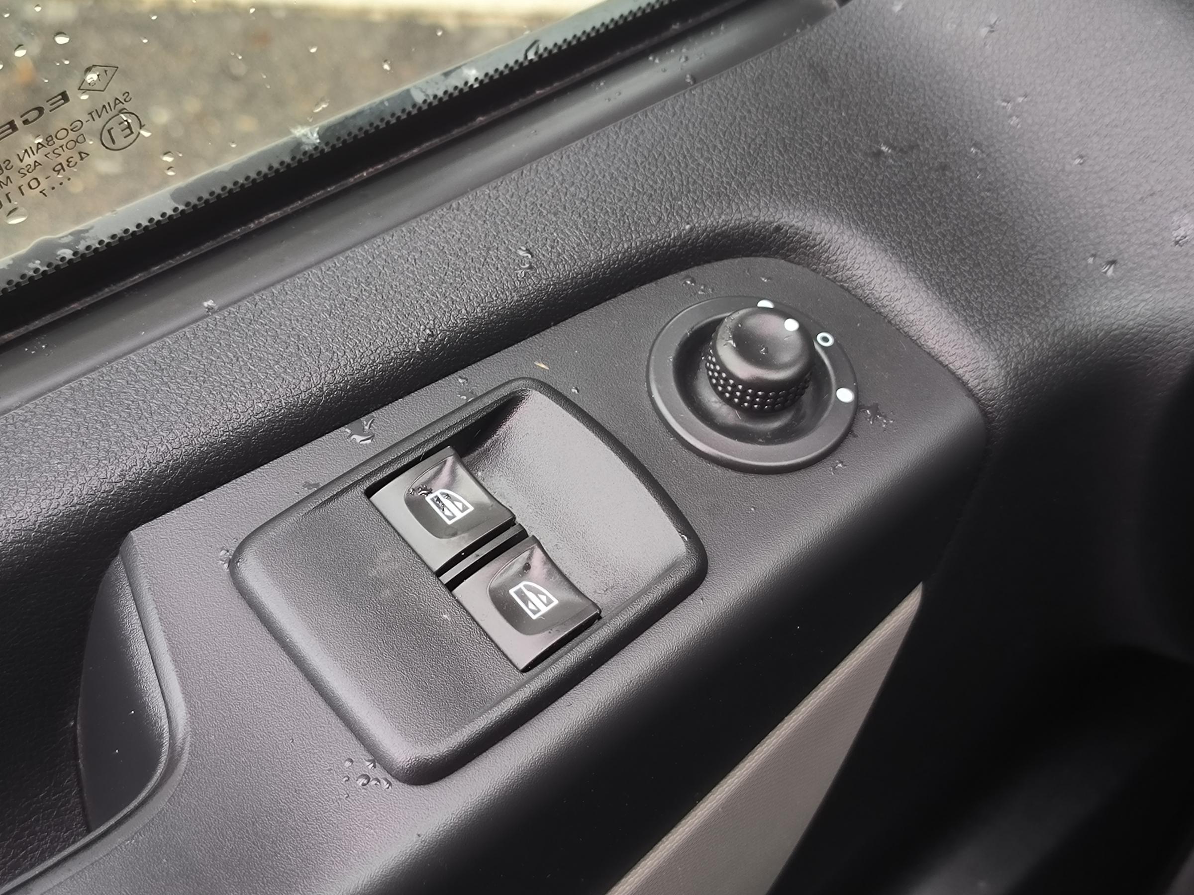 Renault Trafic, 2017 - pohled č. 20