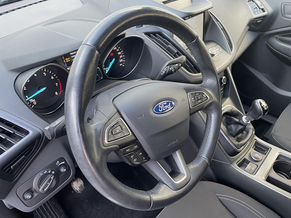 Ford Kuga 1.5 EB Titanium 2WD