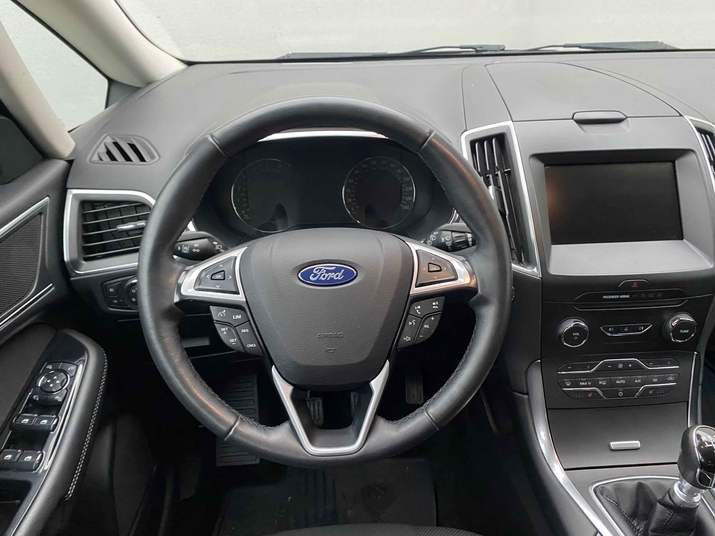 Ford S-MAX, 2015 - pohled č. 11