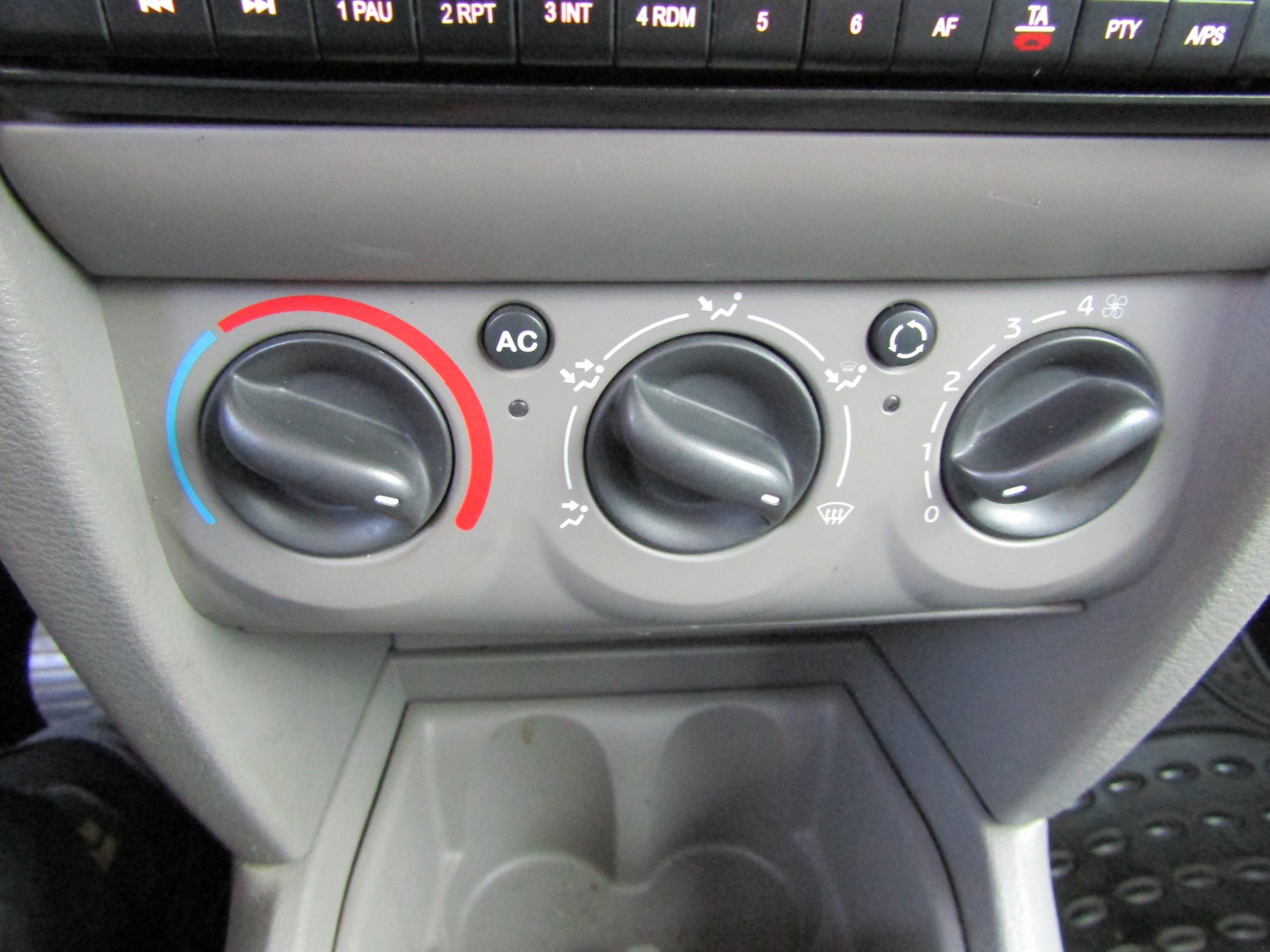 Renault Thalia, 2012 - pohled č. 12