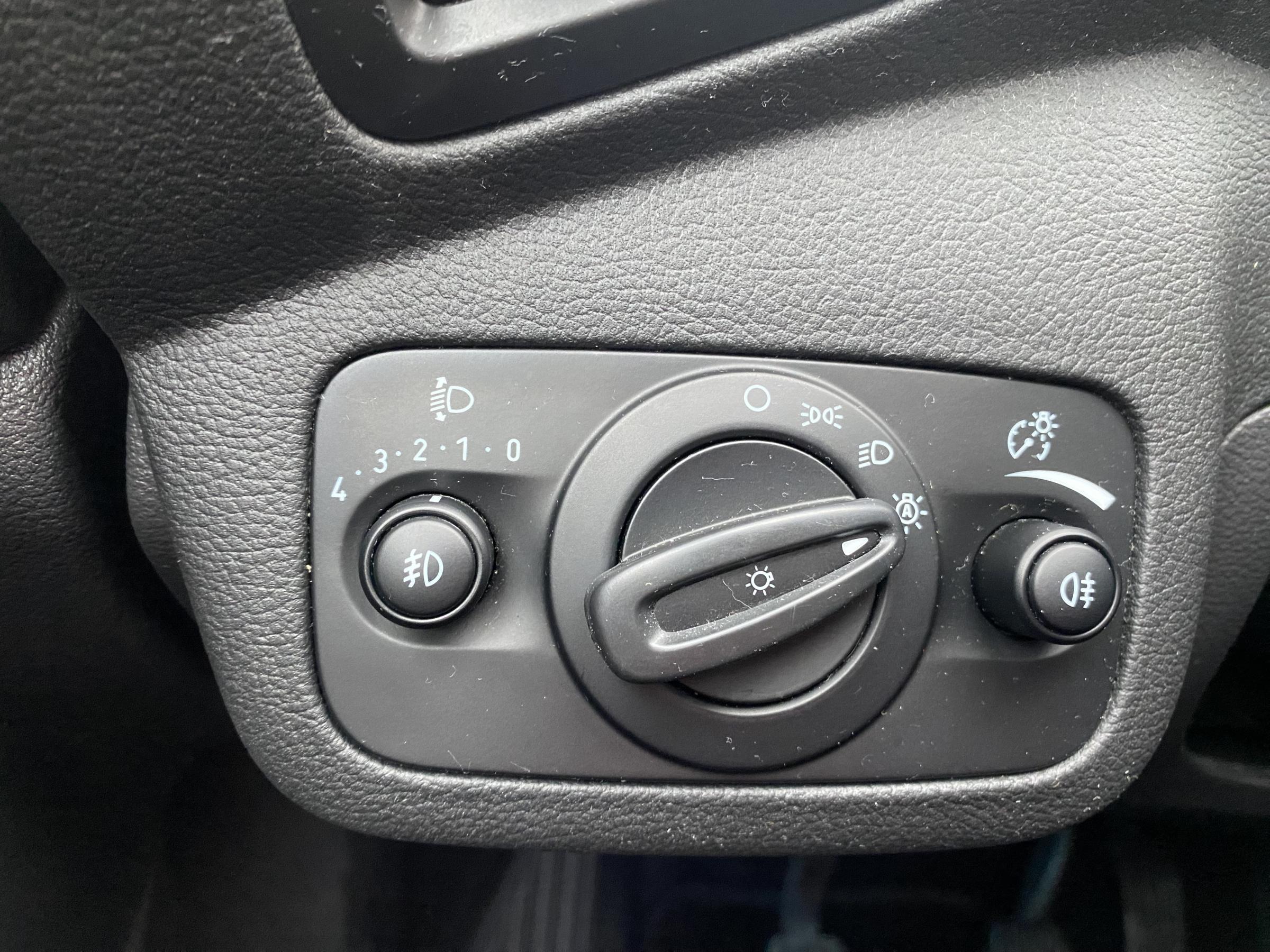 Ford Kuga, 2017 - pohled č. 12