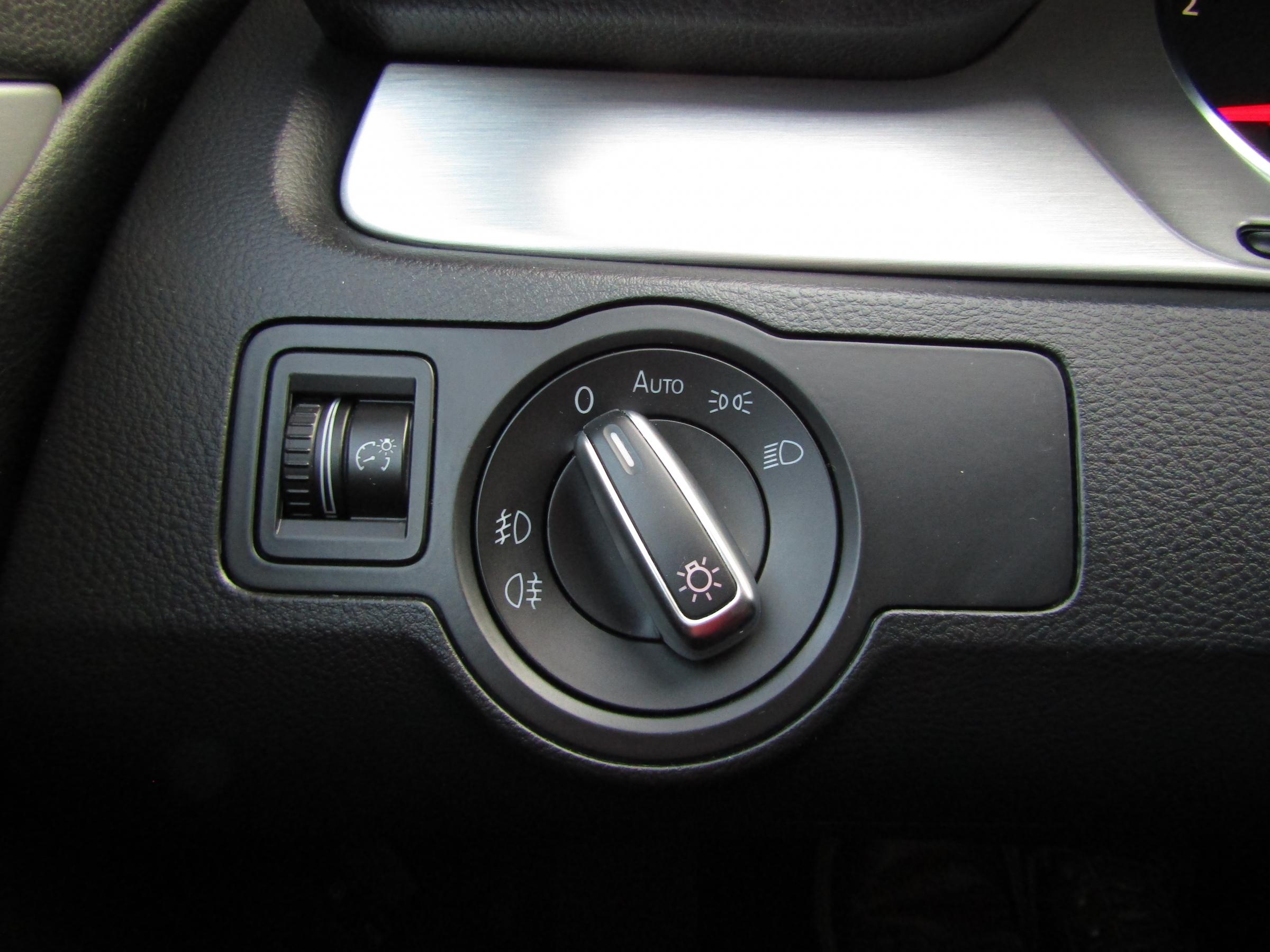 Volkswagen Passat CC, 2011 - pohled č. 12