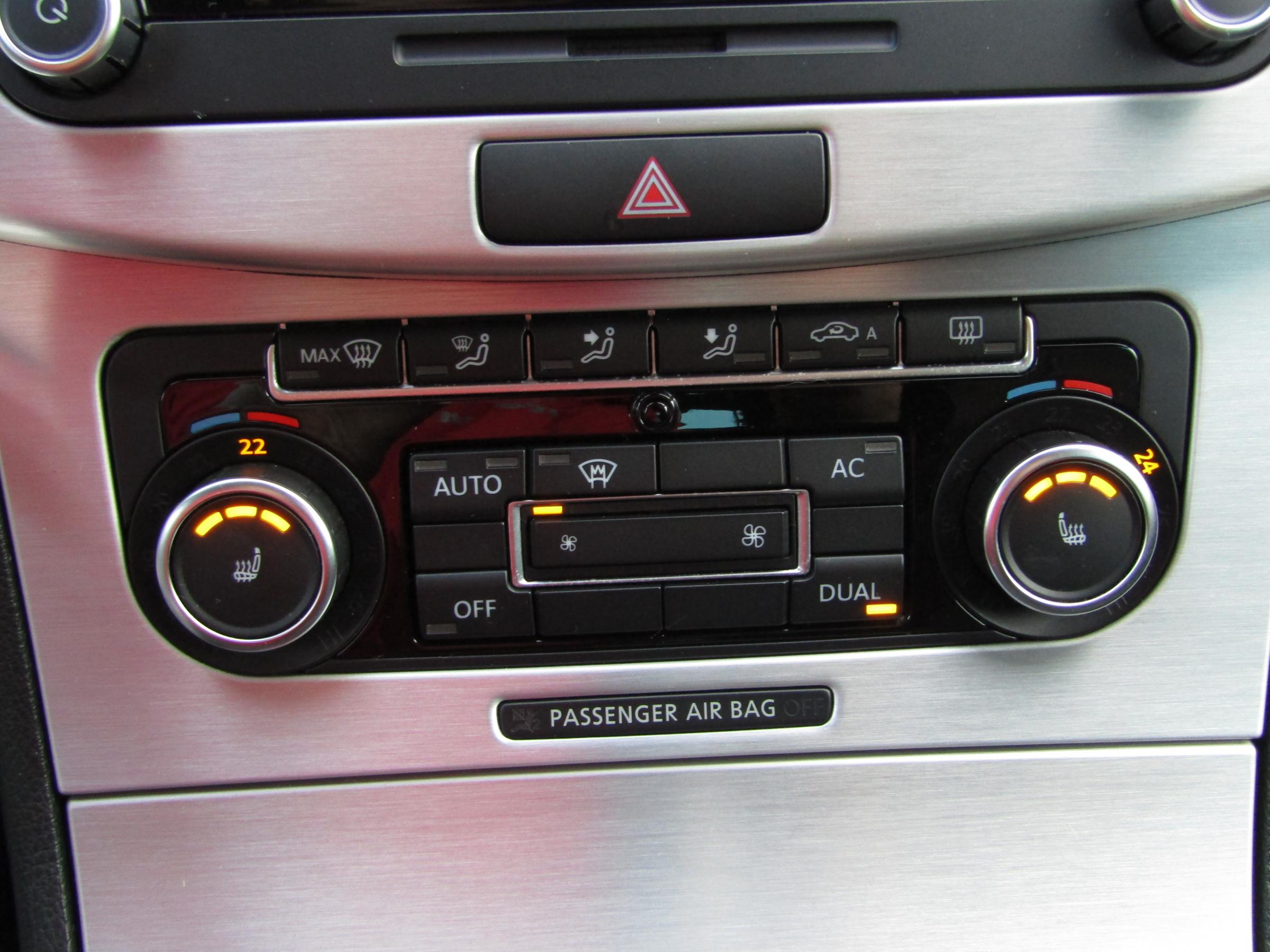 Volkswagen Passat CC, 2011 - pohled č. 19