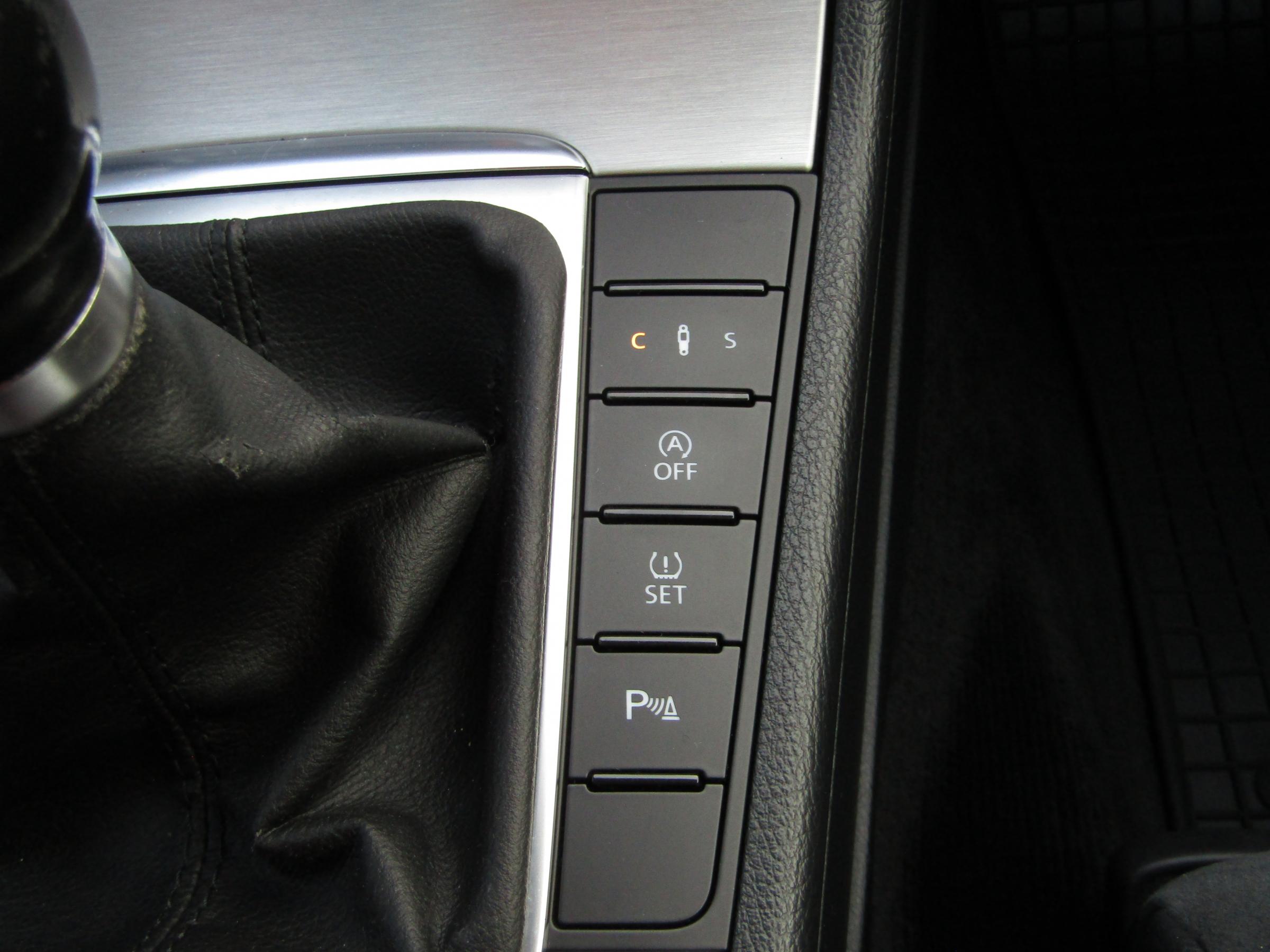 Volkswagen Passat CC, 2011 - pohled č. 20