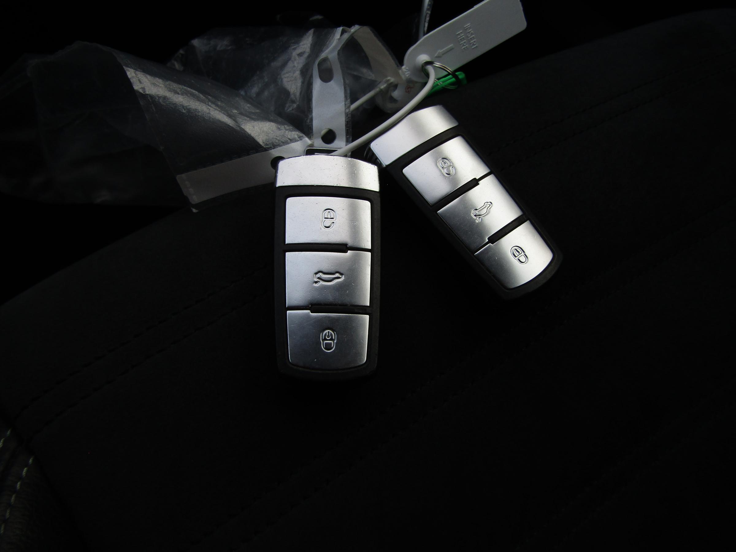 Volkswagen Passat CC, 2011 - pohled č. 21