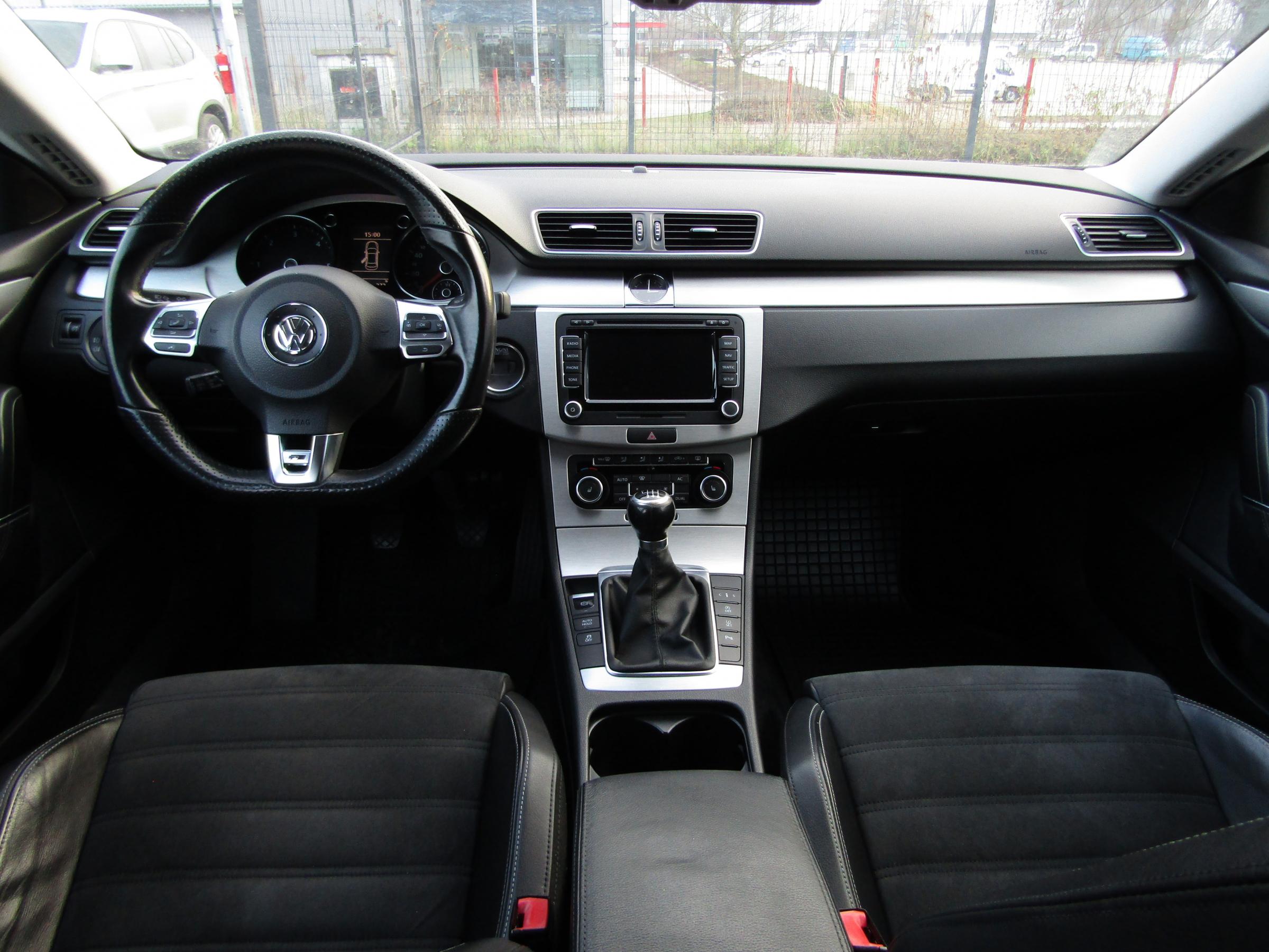 Volkswagen Passat CC, 2011 - pohled č. 8