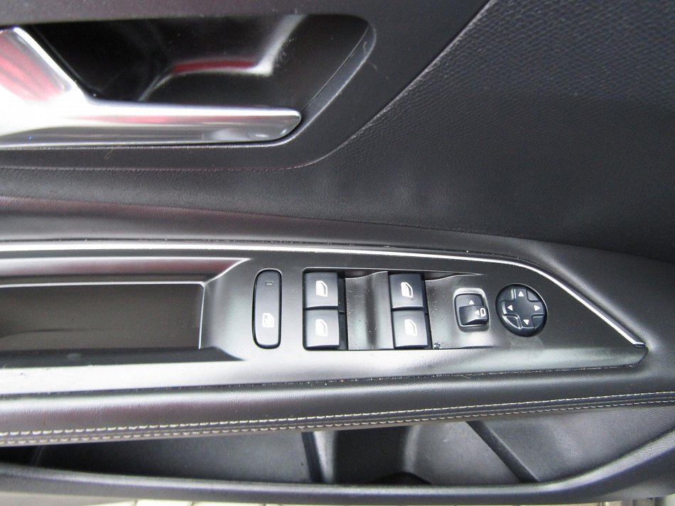 Peugeot 3008 1.2PT Allure