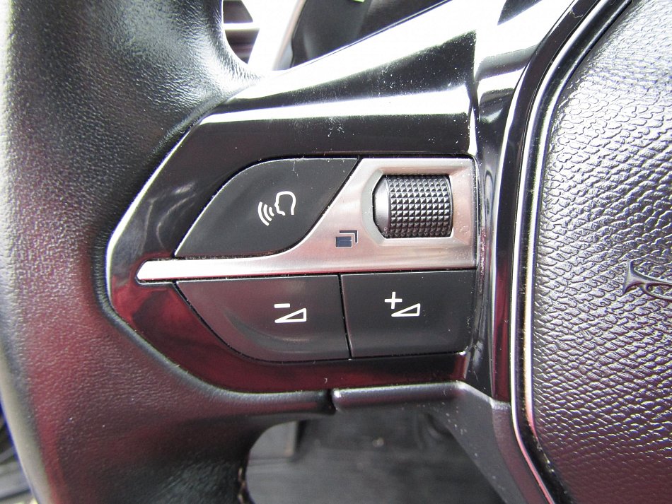 Peugeot 3008 1.2PT Allure