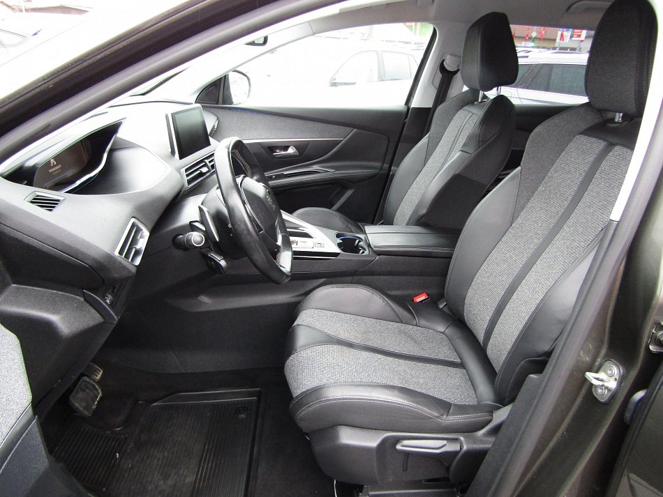 Peugeot 3008 1.2PT Allure