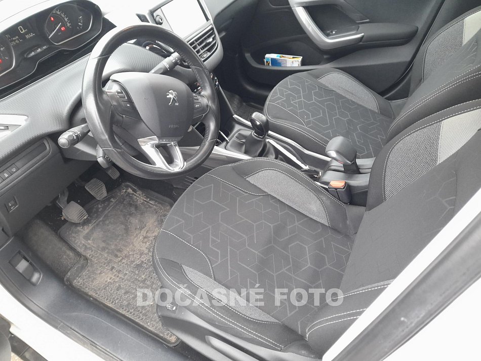 Peugeot 2008 1.2PT 