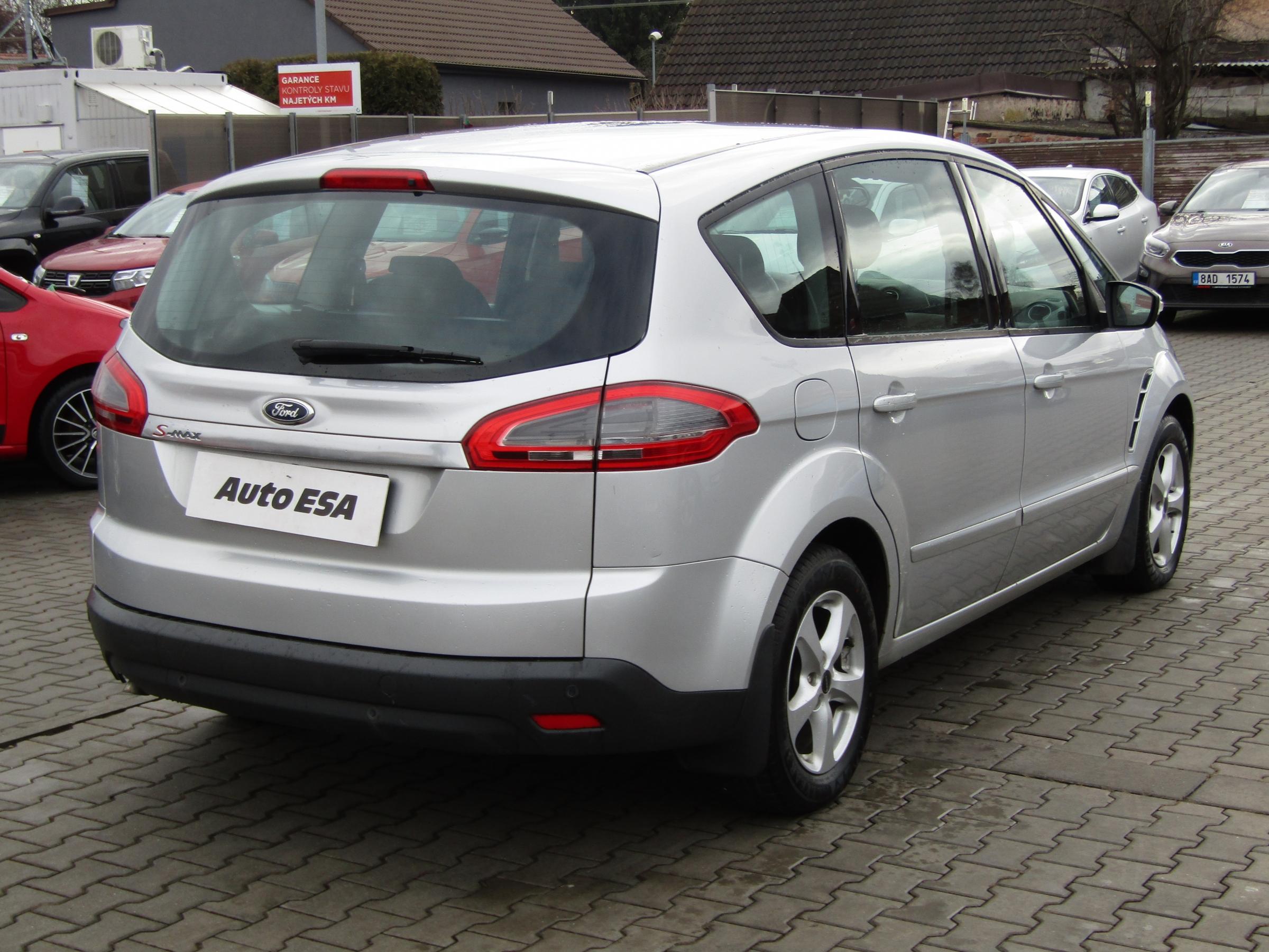 Ford S-MAX, 2012 - pohled č. 4