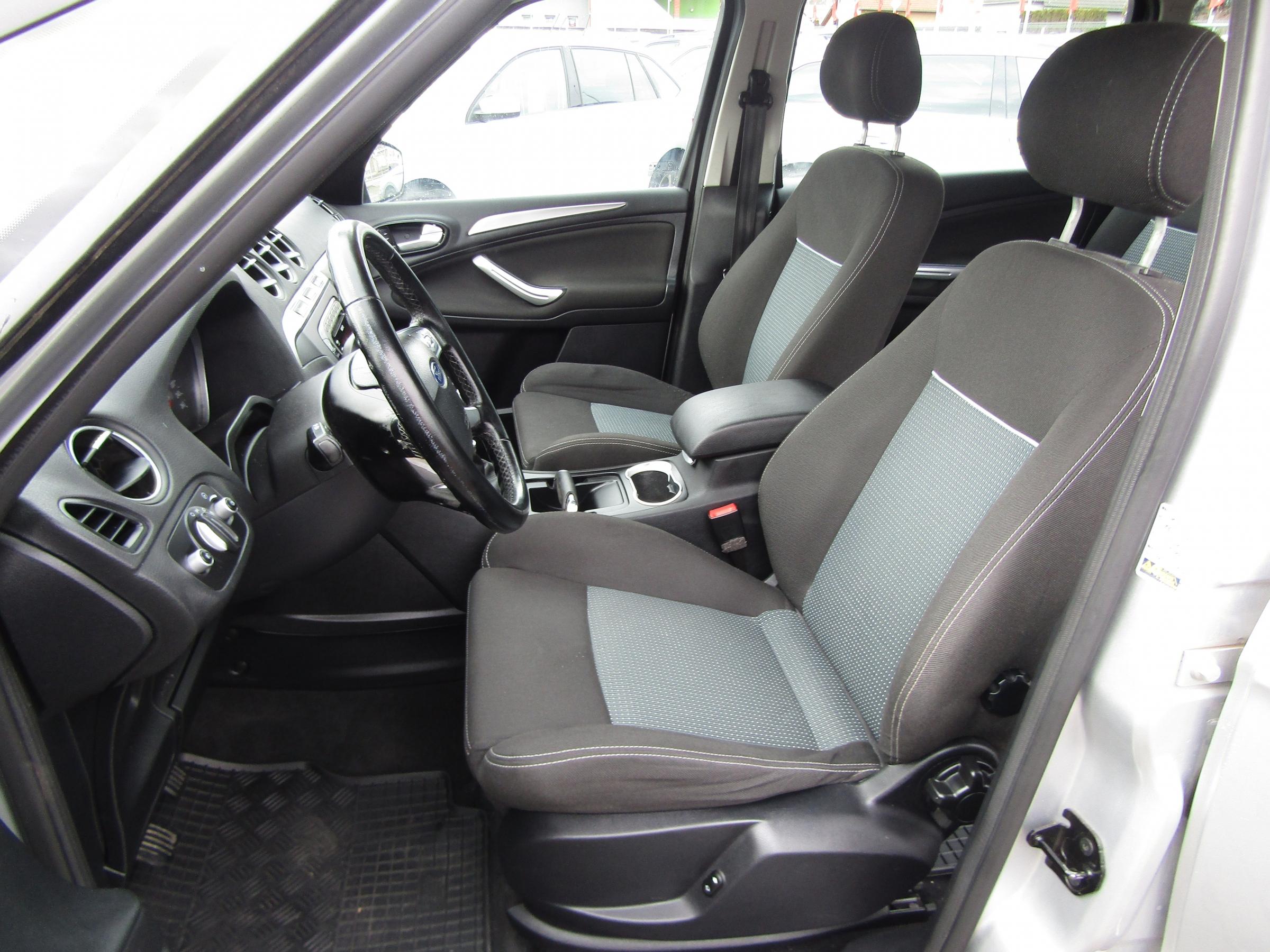 Ford S-MAX, 2012 - pohled č. 9