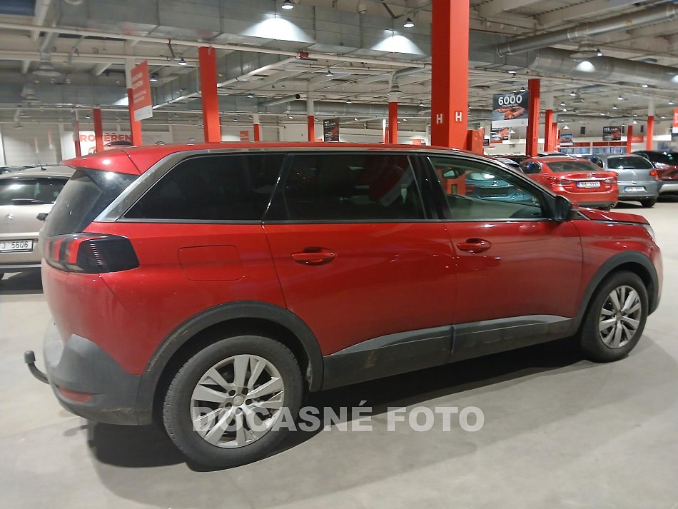 Peugeot 5008 1.2 PT 