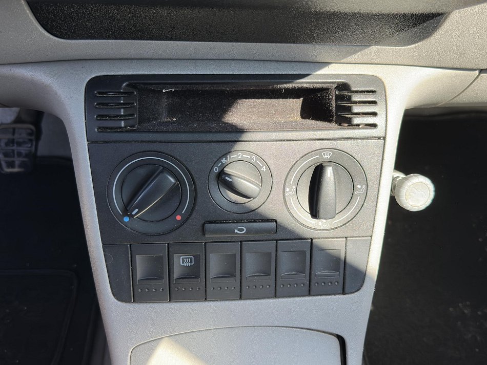 Volkswagen Polo 1.0 i 