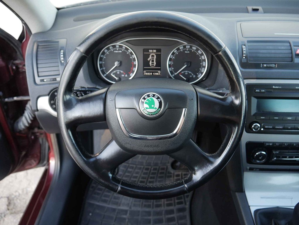 Škoda Octavia II 2.0TDi Elegance
