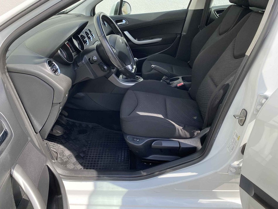 Peugeot 308 1.4i 