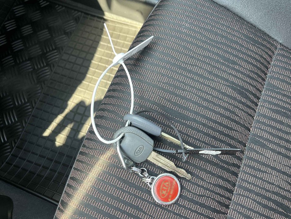 Kia Picanto 1.0i 