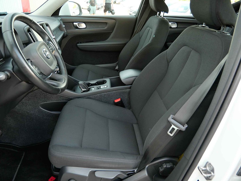 Volvo XC40 1.5T Momentum