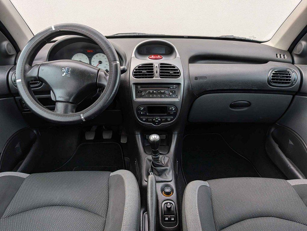 Peugeot 206 1.4i 