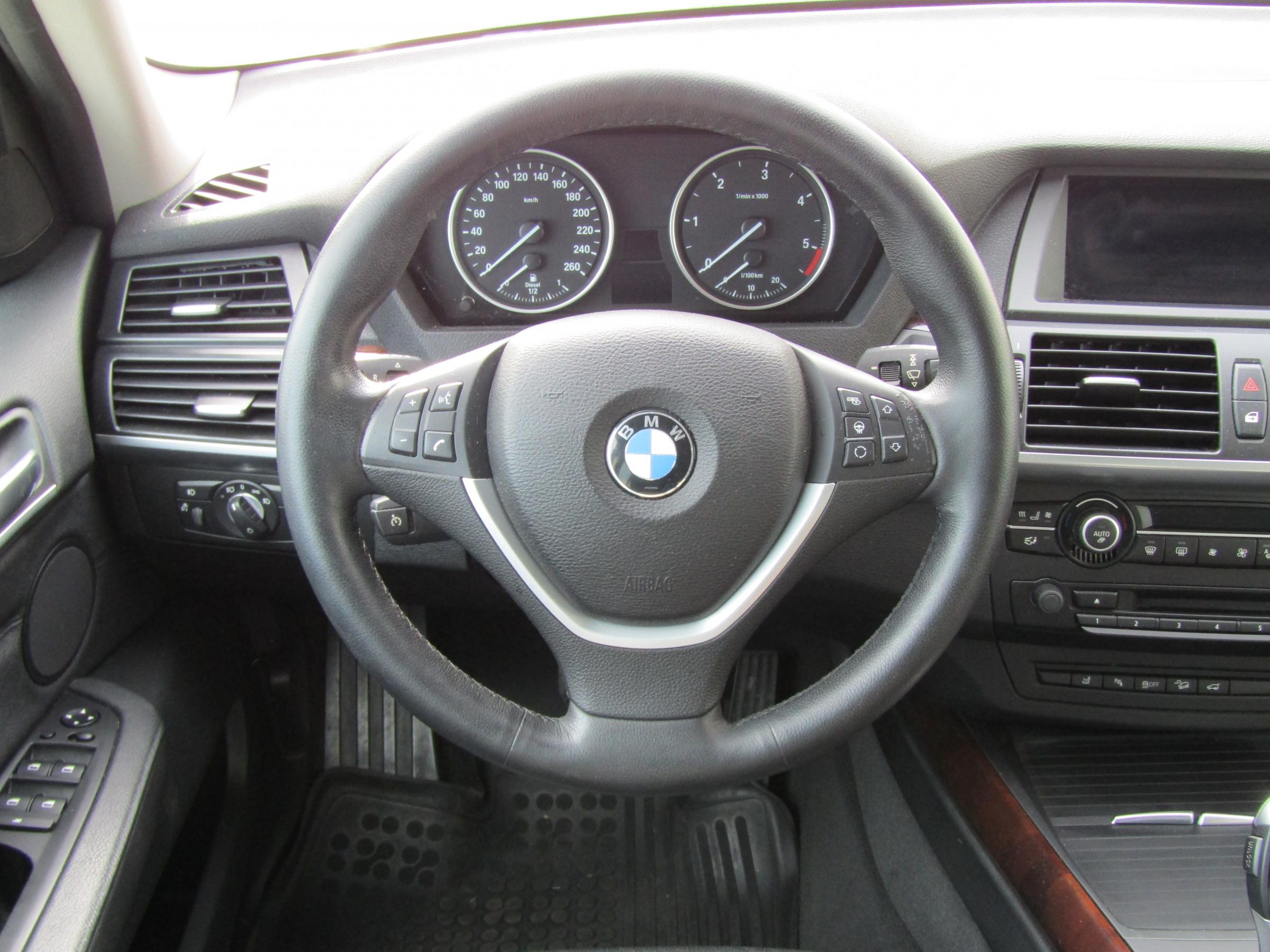 BMW X5, 2010 - pohled č. 19
