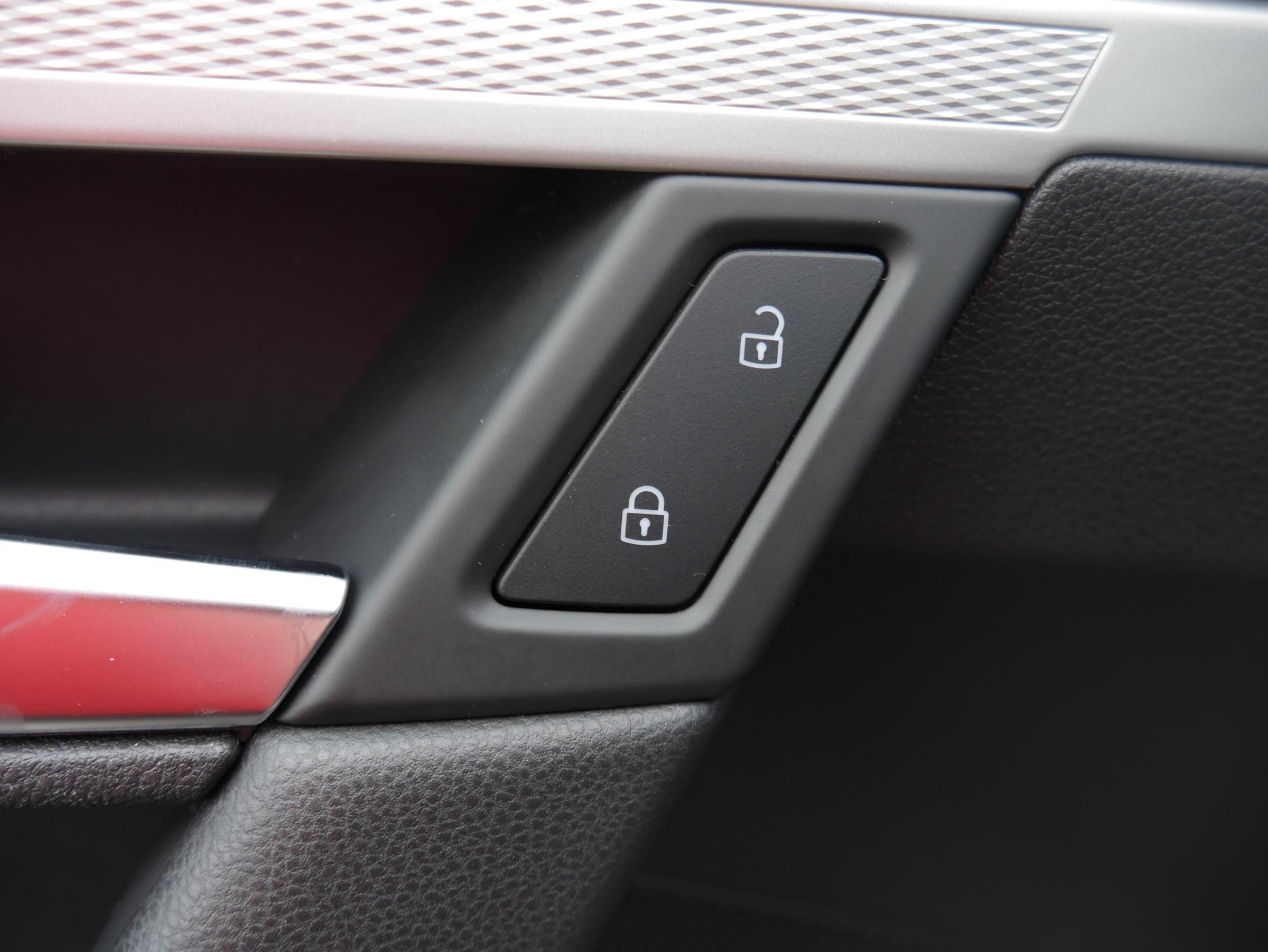 Volkswagen Touareg, 2019 - pohled č. 14