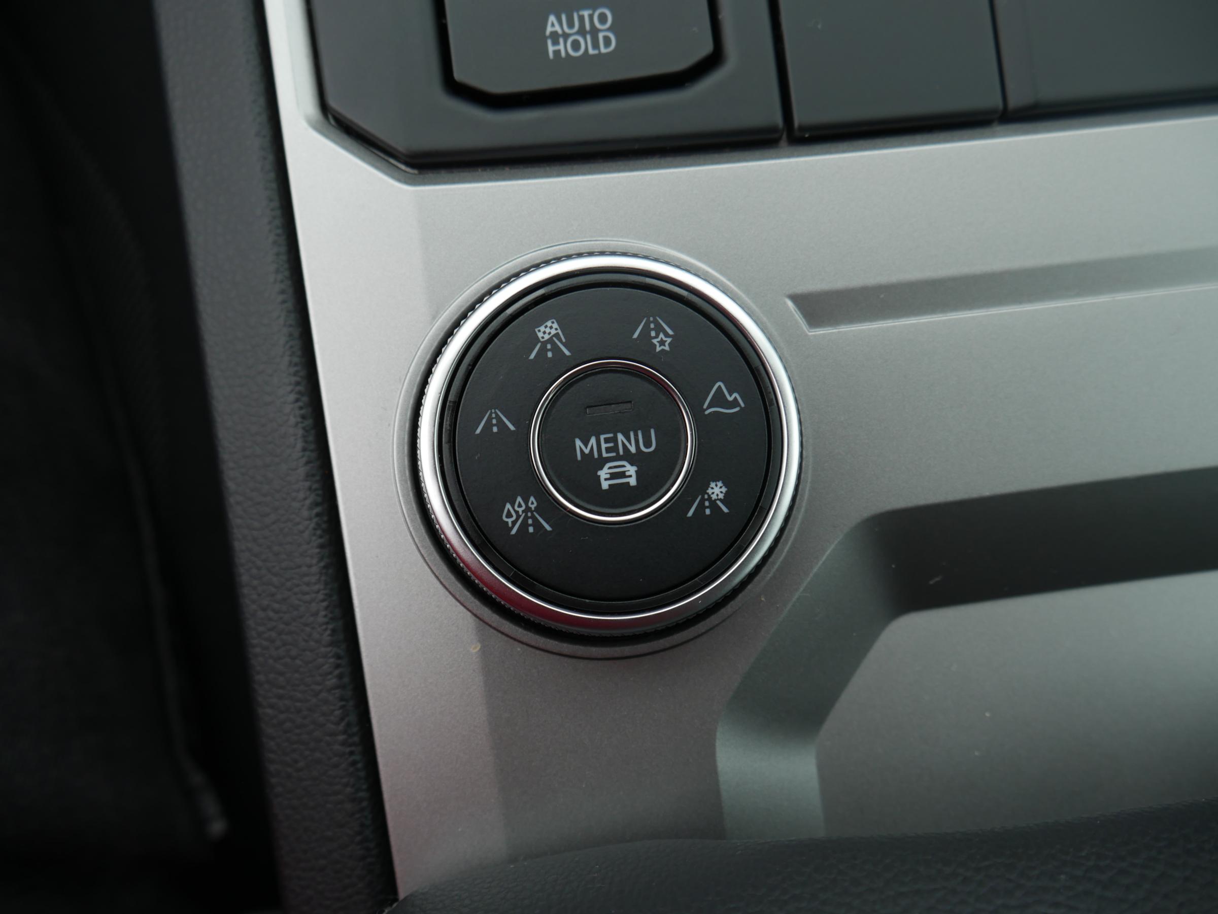 Volkswagen Touareg, 2019 - pohled č. 17