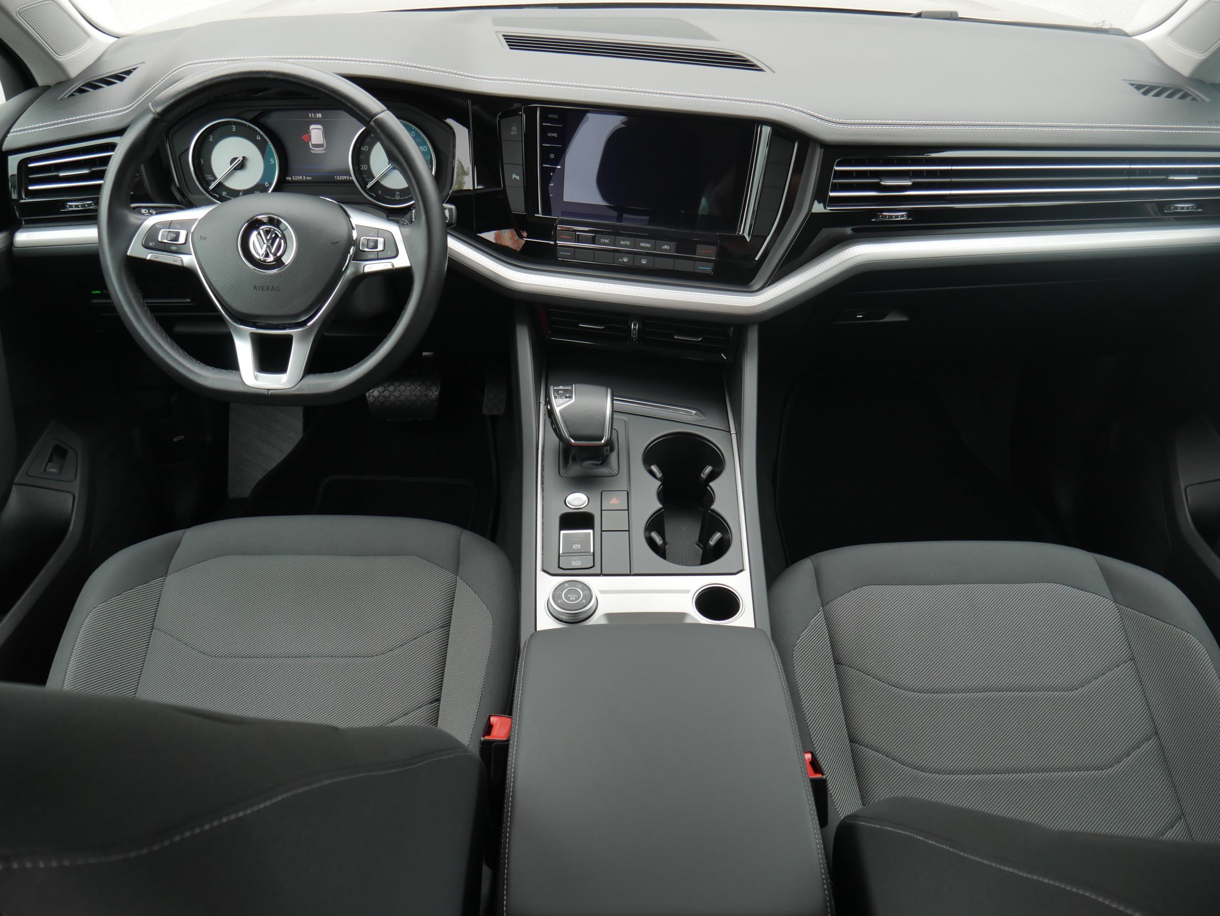 Volkswagen Touareg, 2019 - pohled č. 8