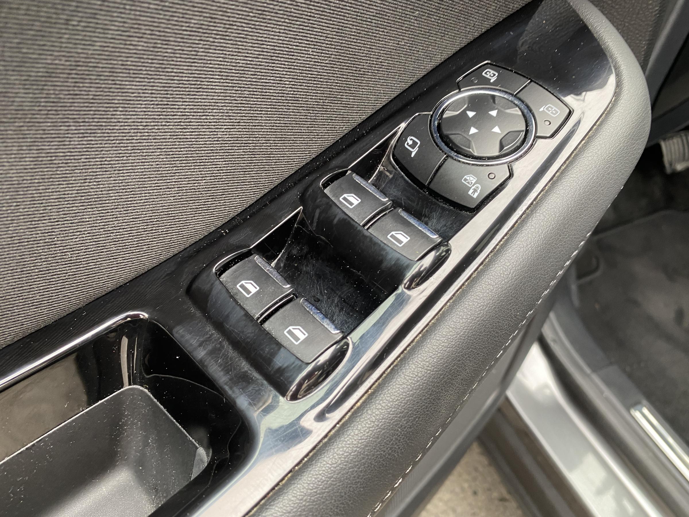 Ford S-MAX, 2015 - pohled č. 15