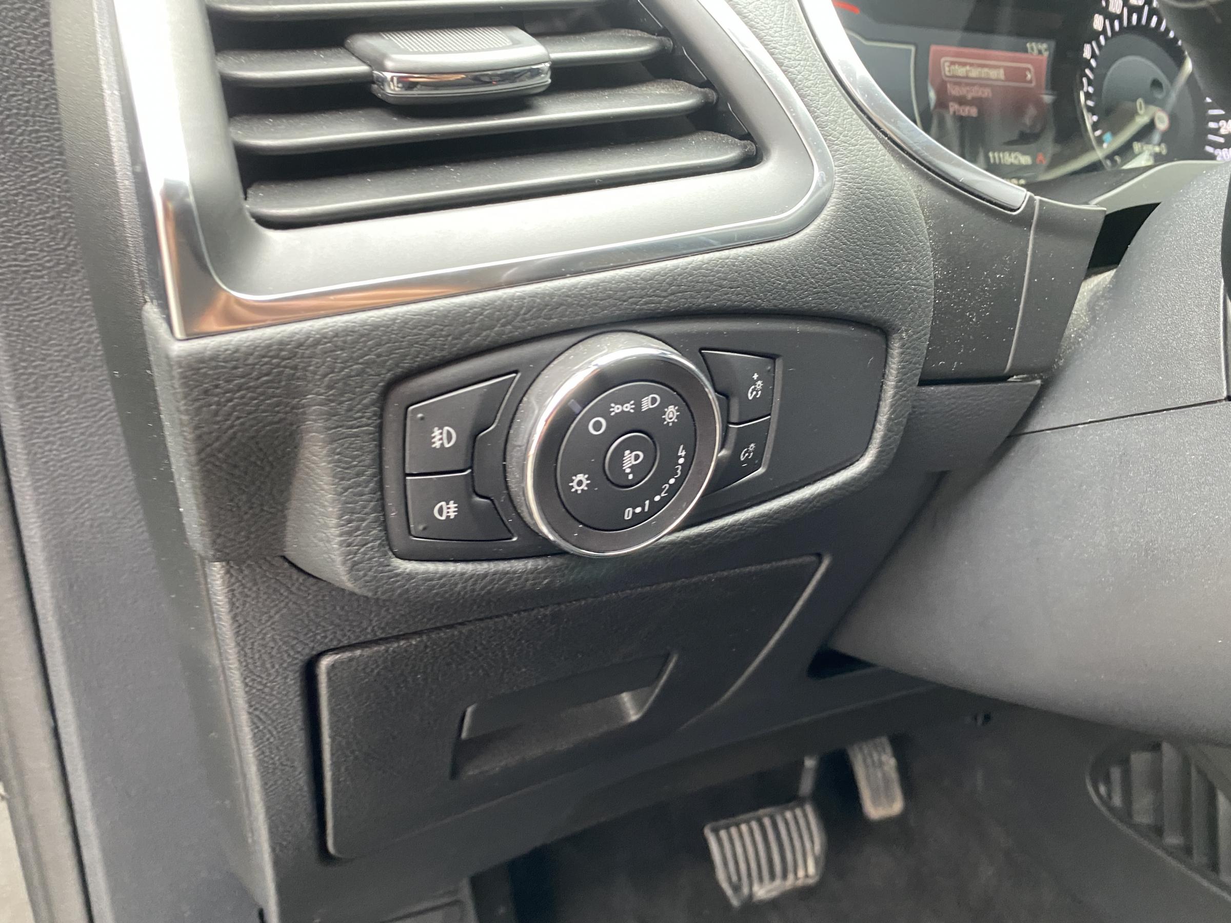 Ford S-MAX, 2015 - pohled č. 17