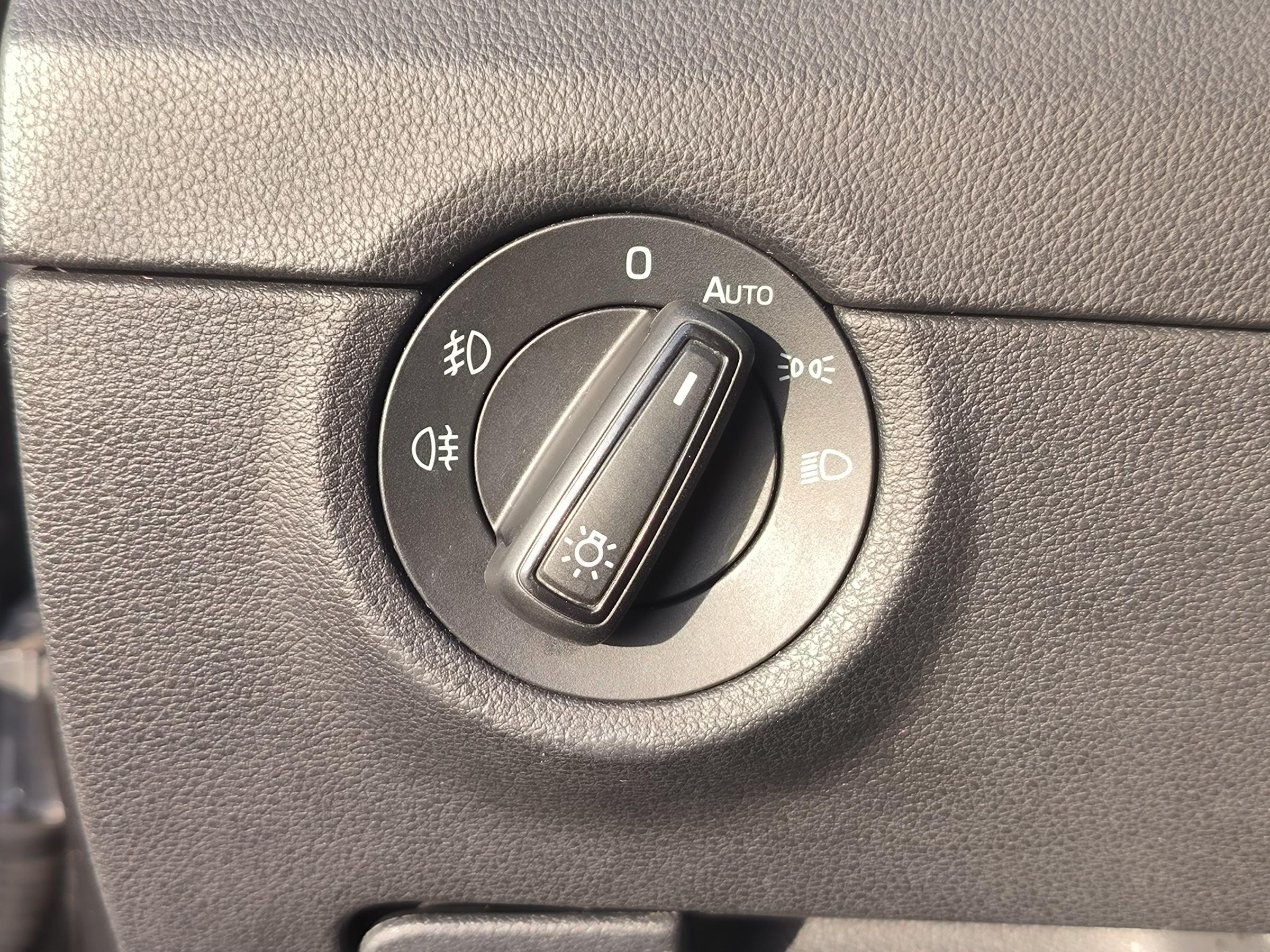 Škoda Octavia III, 2019 - pohled č. 17