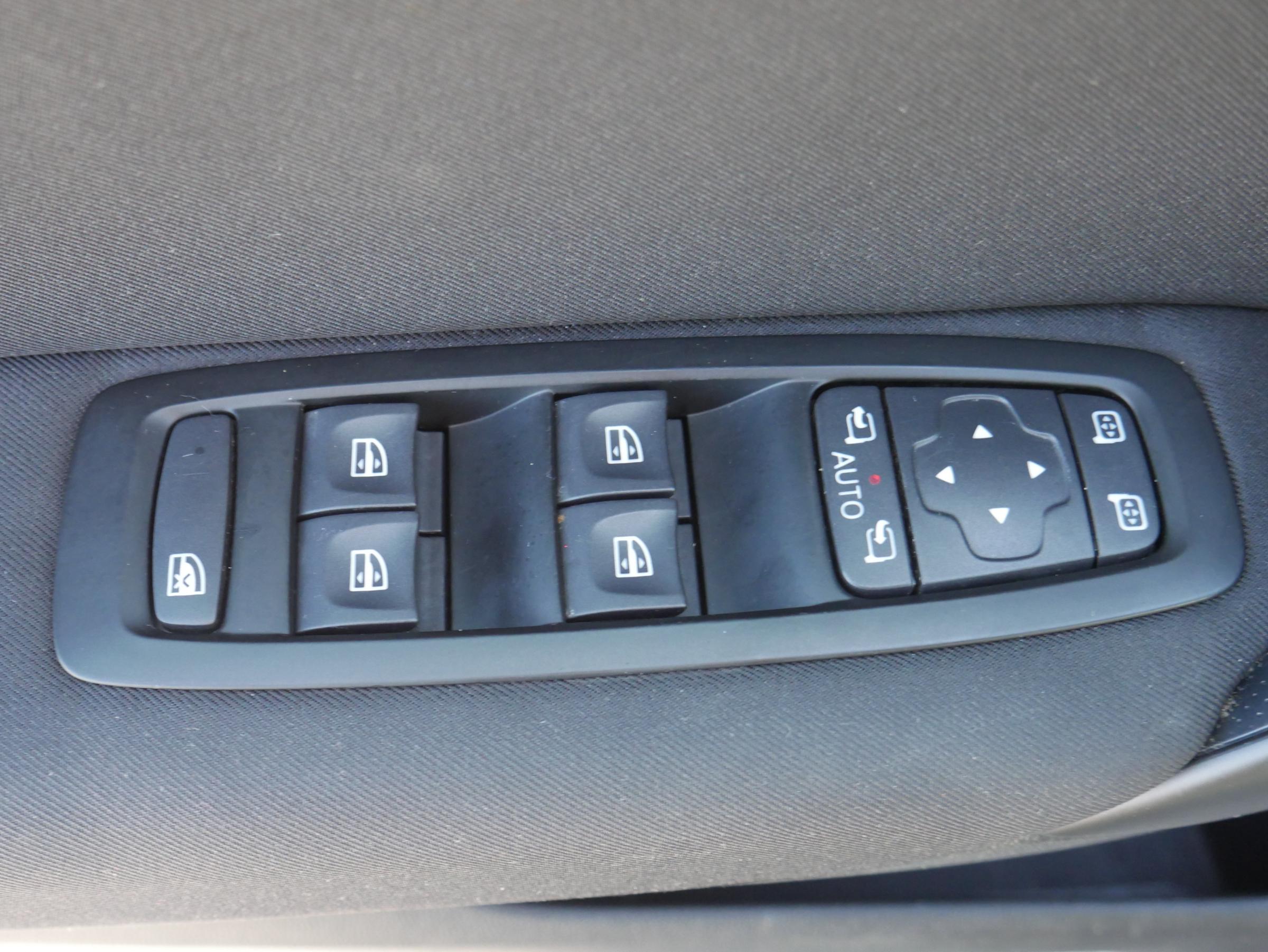 Renault Mégane, 2017 - pohled č. 12