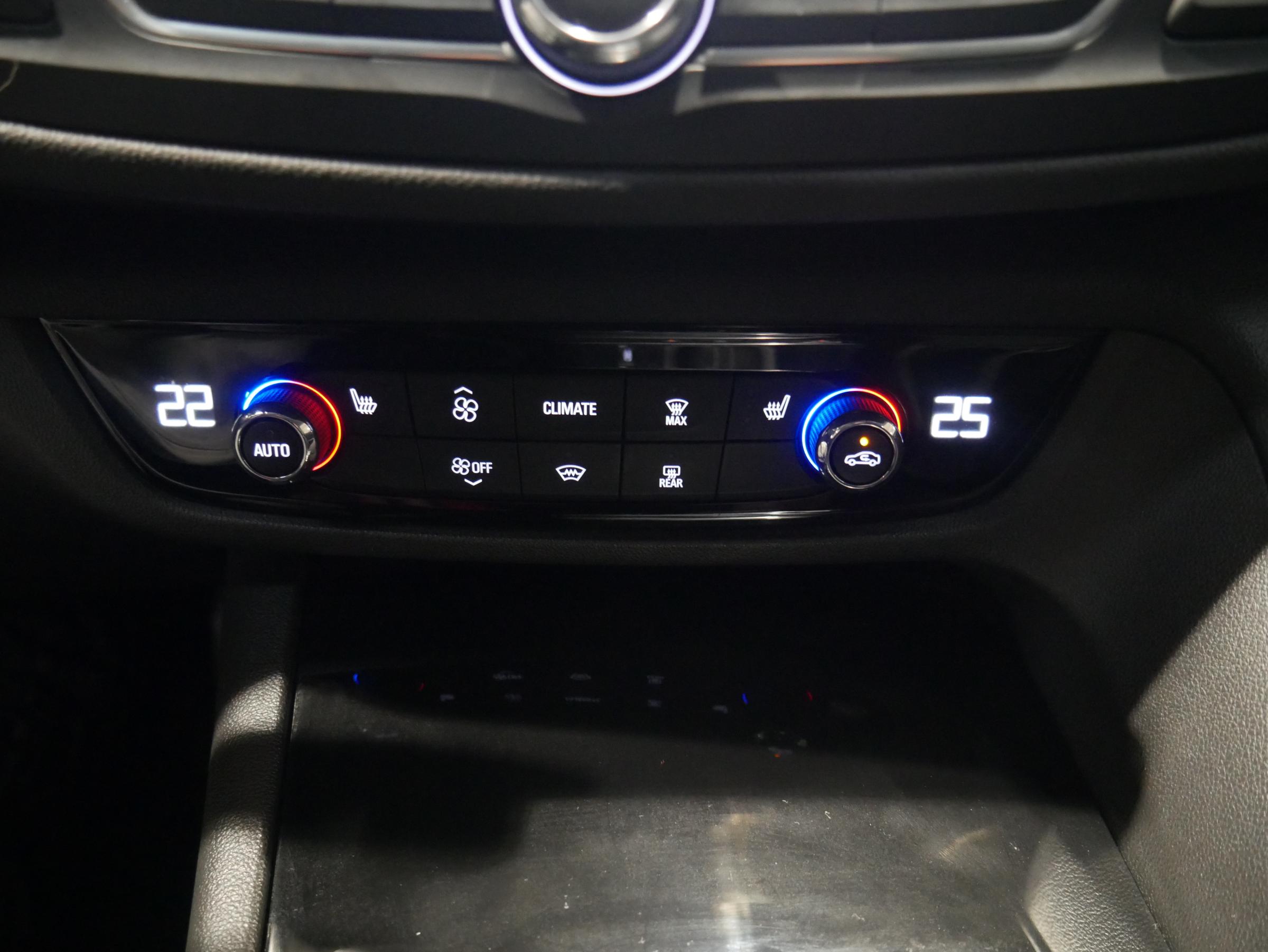 Opel Insignia, 2019 - pohled č. 20