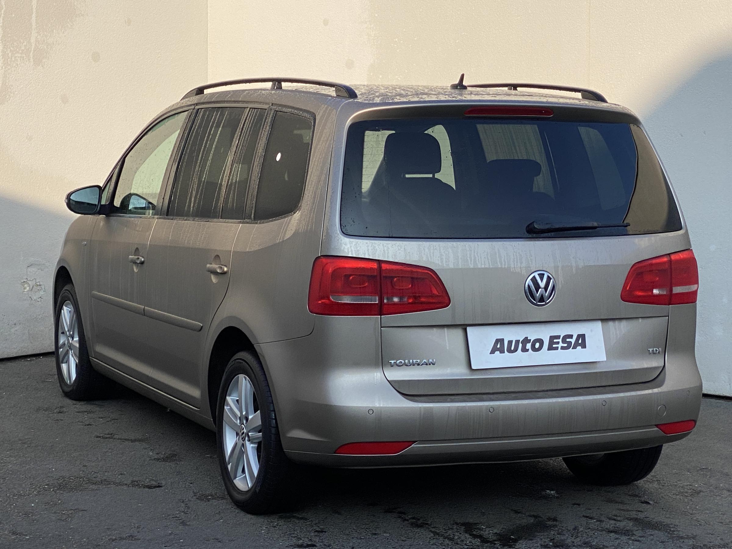 Volkswagen Touran, 2012 - pohled č. 6