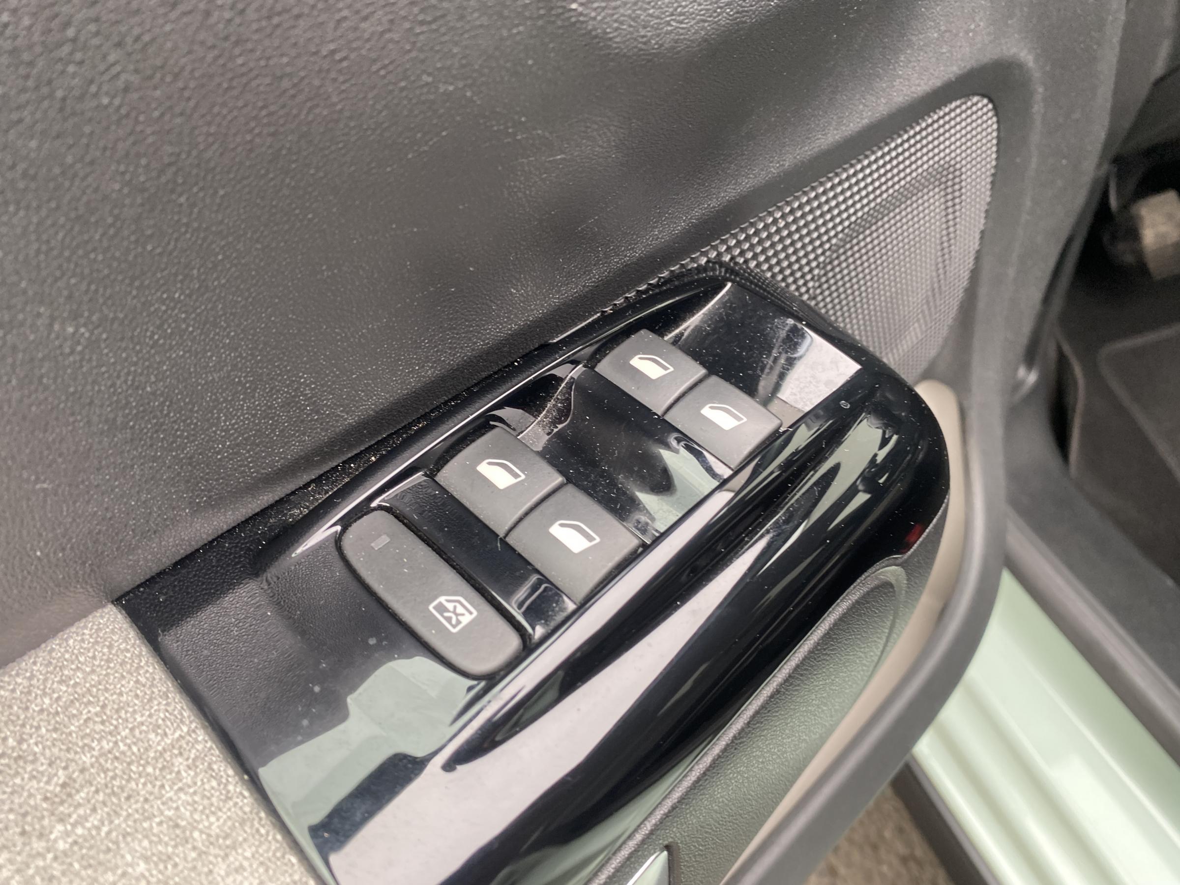 Citroën C3, 2017 - pohled č. 13