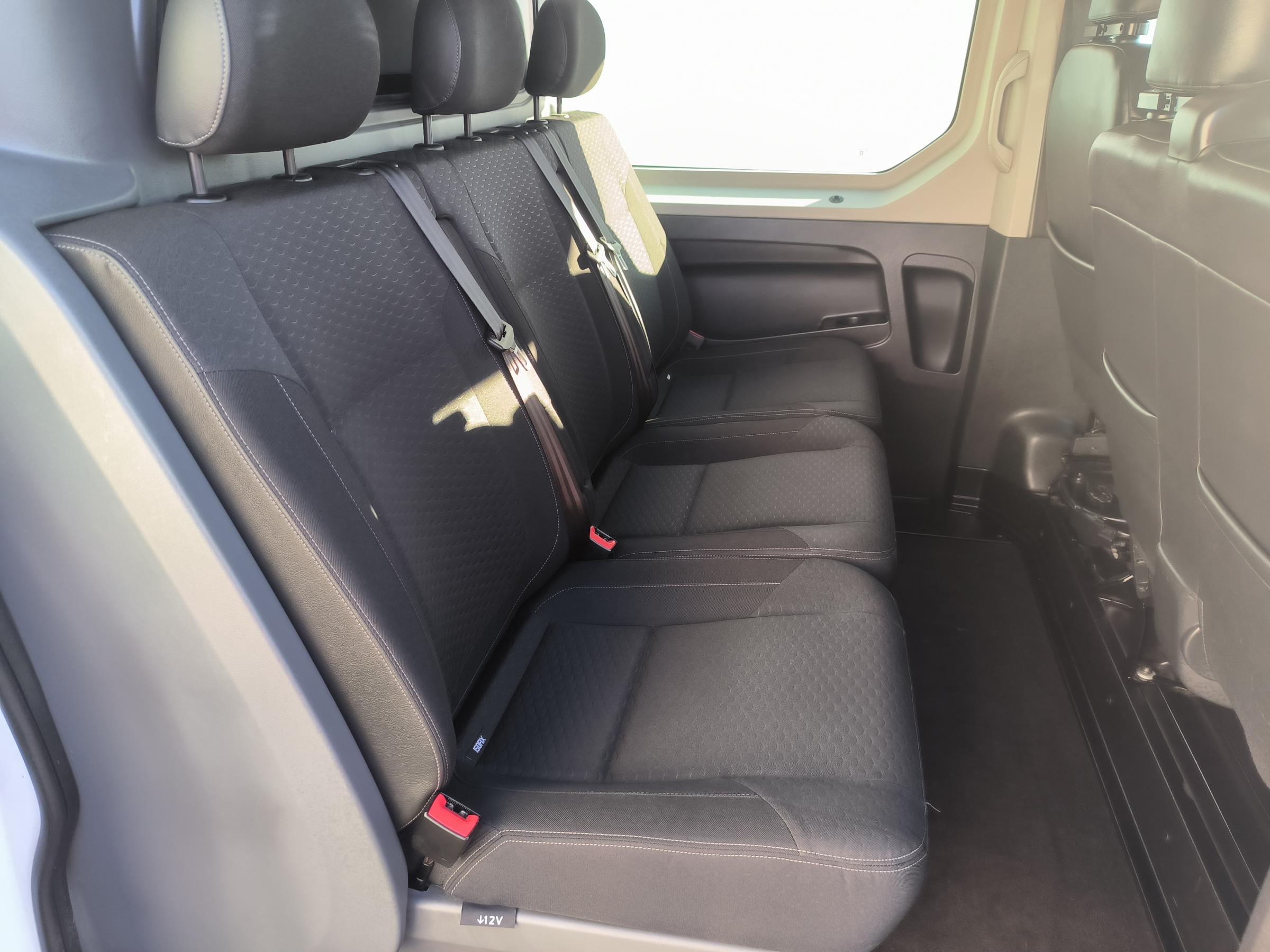 Opel Vivaro, 2015 - pohled č. 12