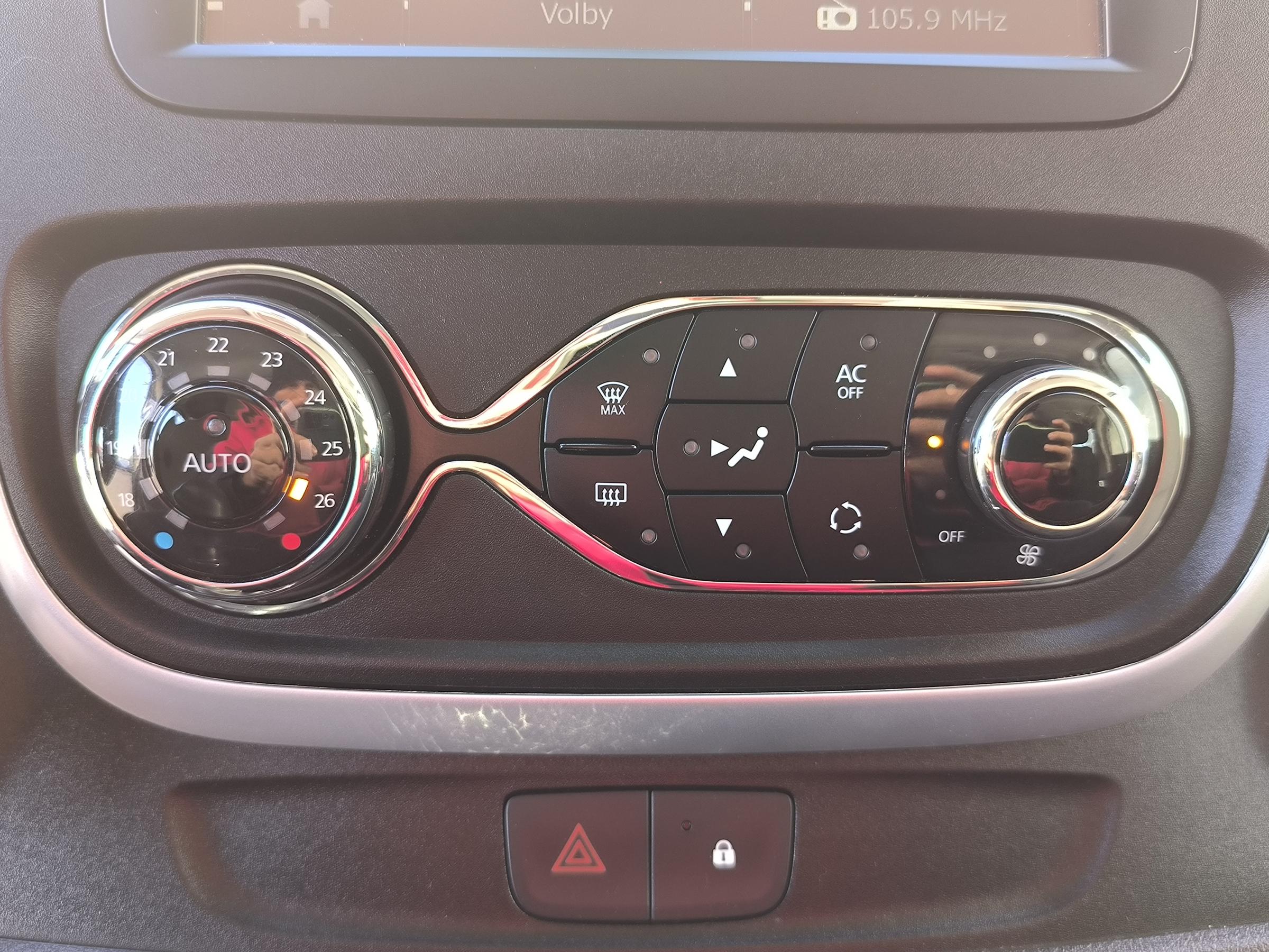 Opel Vivaro, 2015 - pohled č. 15