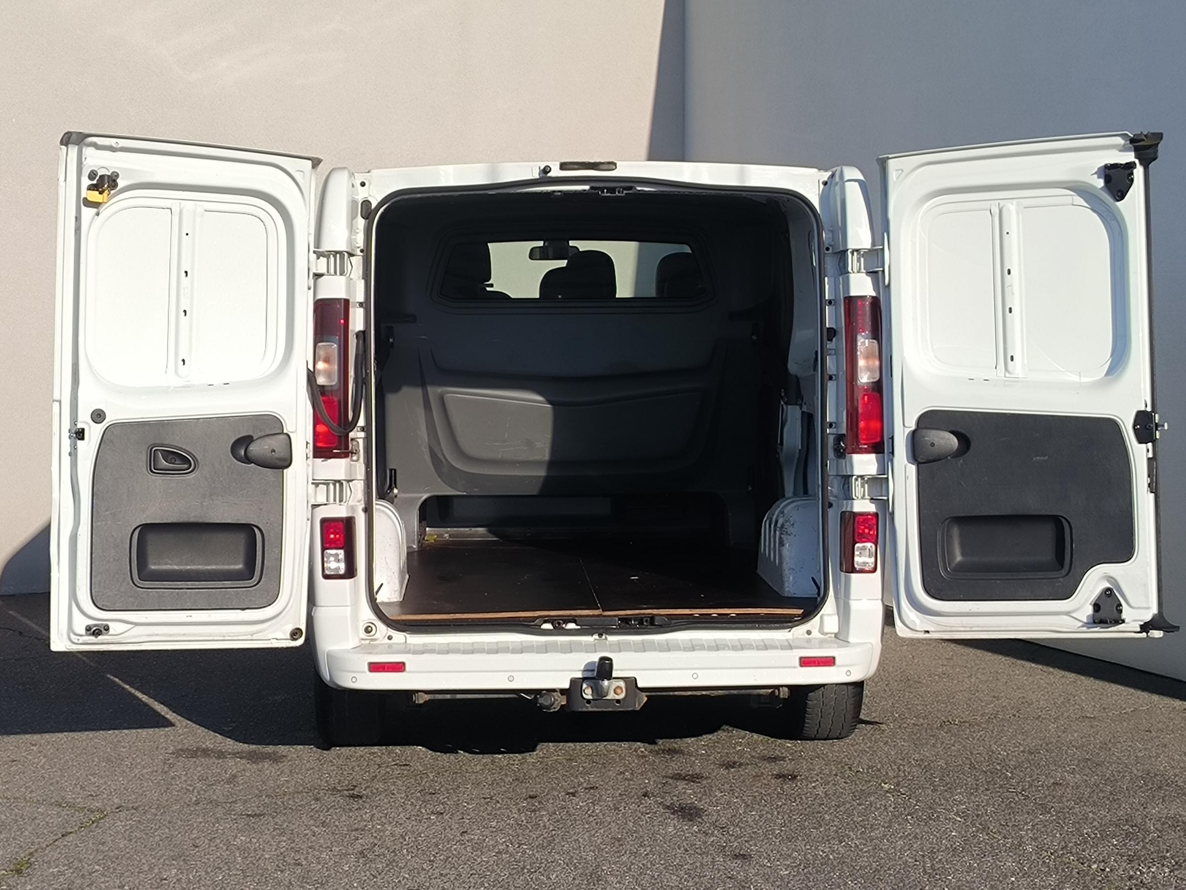 Opel Vivaro, 2015 - pohled č. 7