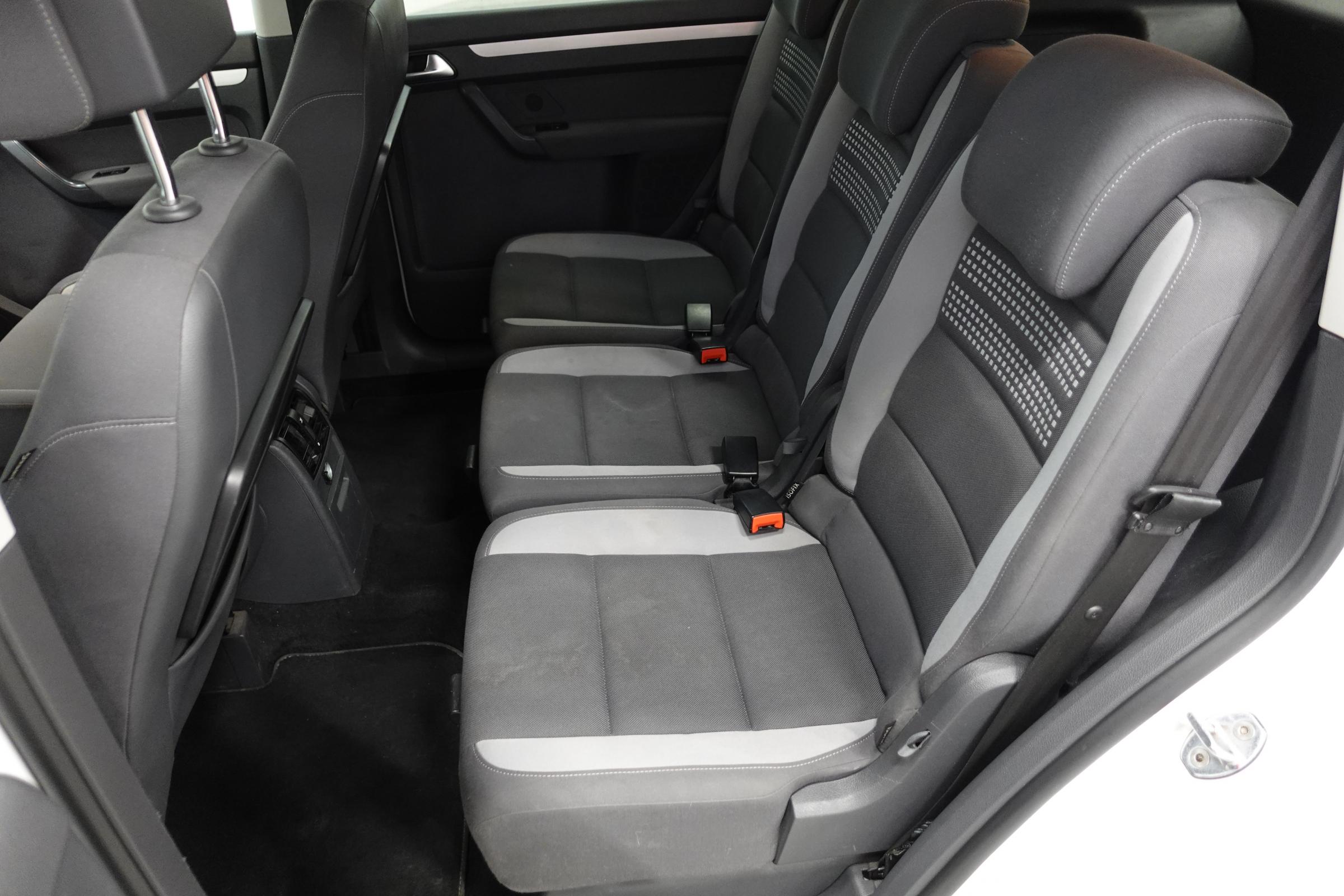 Volkswagen Touran, 2013 - pohled č. 10